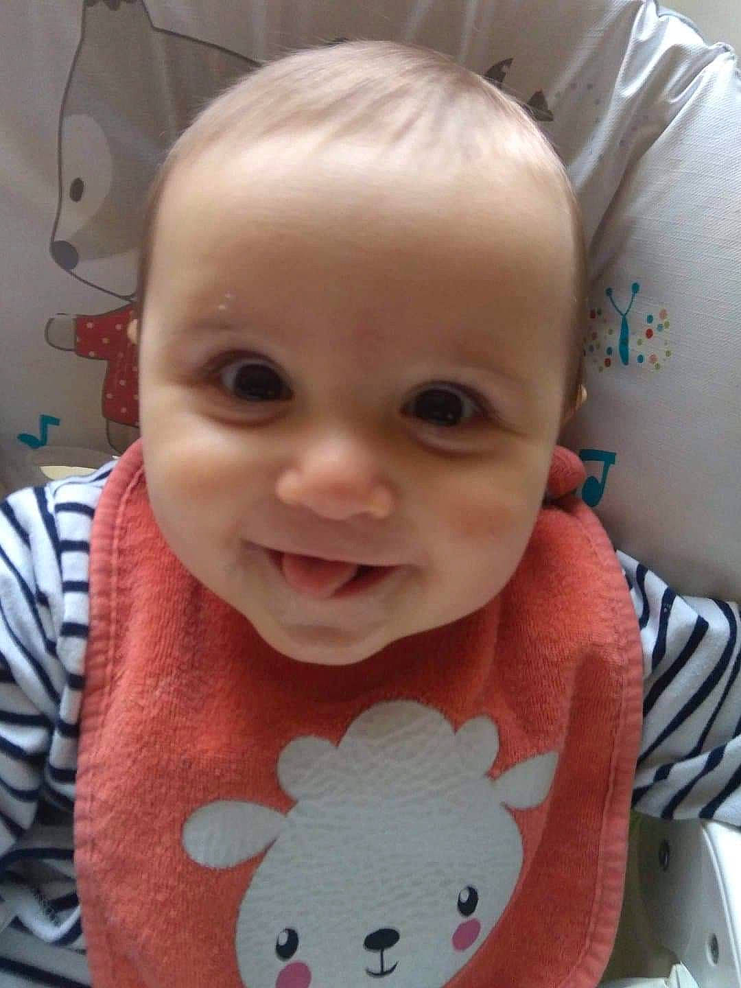 Elenitza participe au concours pour gagner de l'argent avec cette photo : baby, baby_toddler_clothing, cheek, chin, eye, face, forehead, head, human_body, iris, joy, lip, mouth, nose, organ, person, pink, skin, sleeve, smile