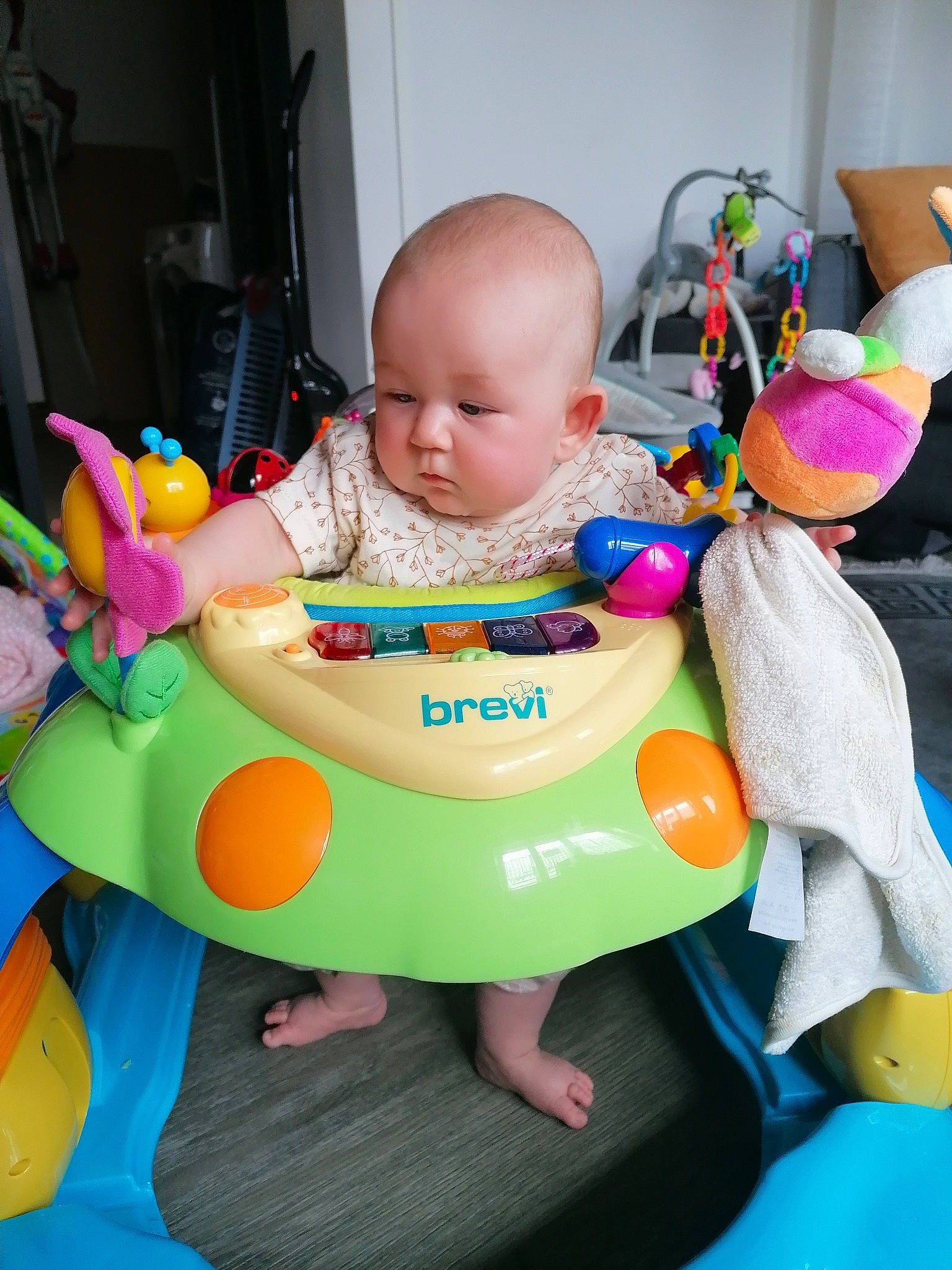 Anya a rejoint le concours — aidez-le/la à gagner de superbes lots ! baby, baby_playing_with_toys, baby_products, baby_toys, child, fun, person, play, playset, product, sitting, skin, toddler, toy