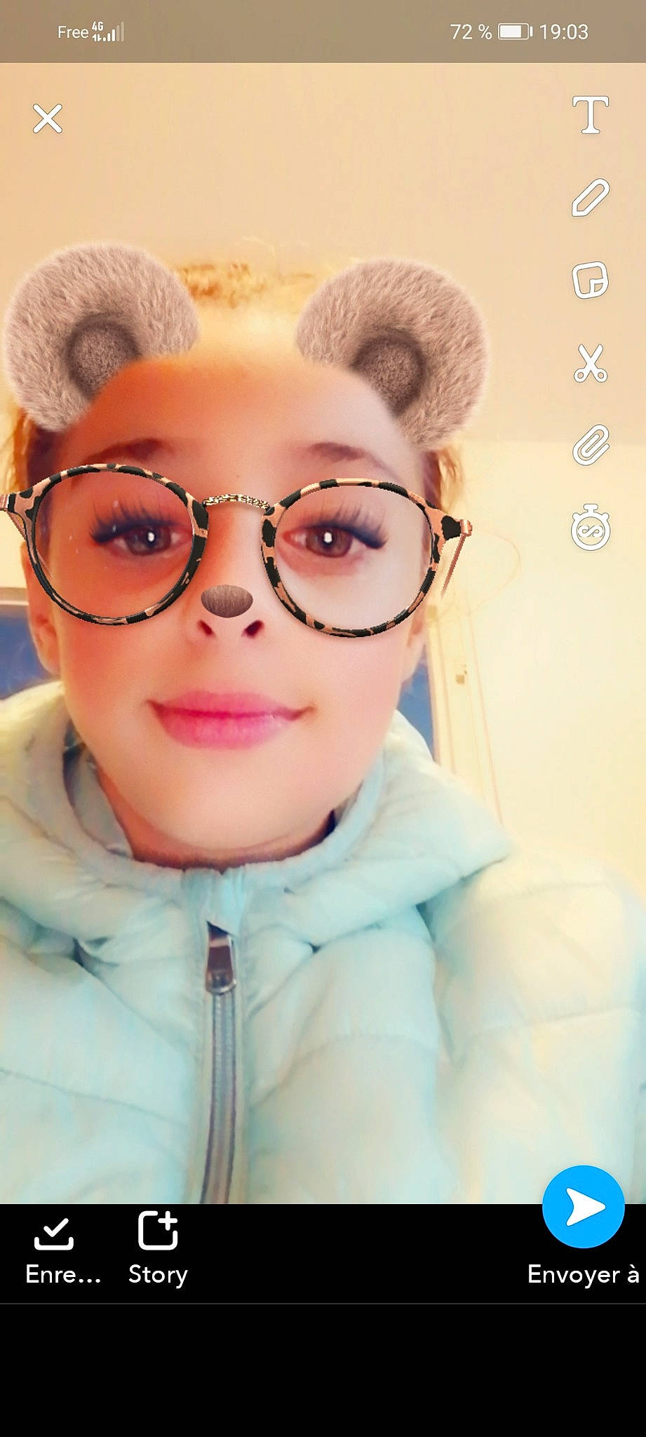 Louanne participe au concours pour gagner de l'argent avec cette photo : cap, cool, eyebrow, eyelash, eyewear, face, glasses, goggles, happy, jacket, lip, neck, nose, outerwear, person, selfie, skin, sunglasses, textile, vision_care