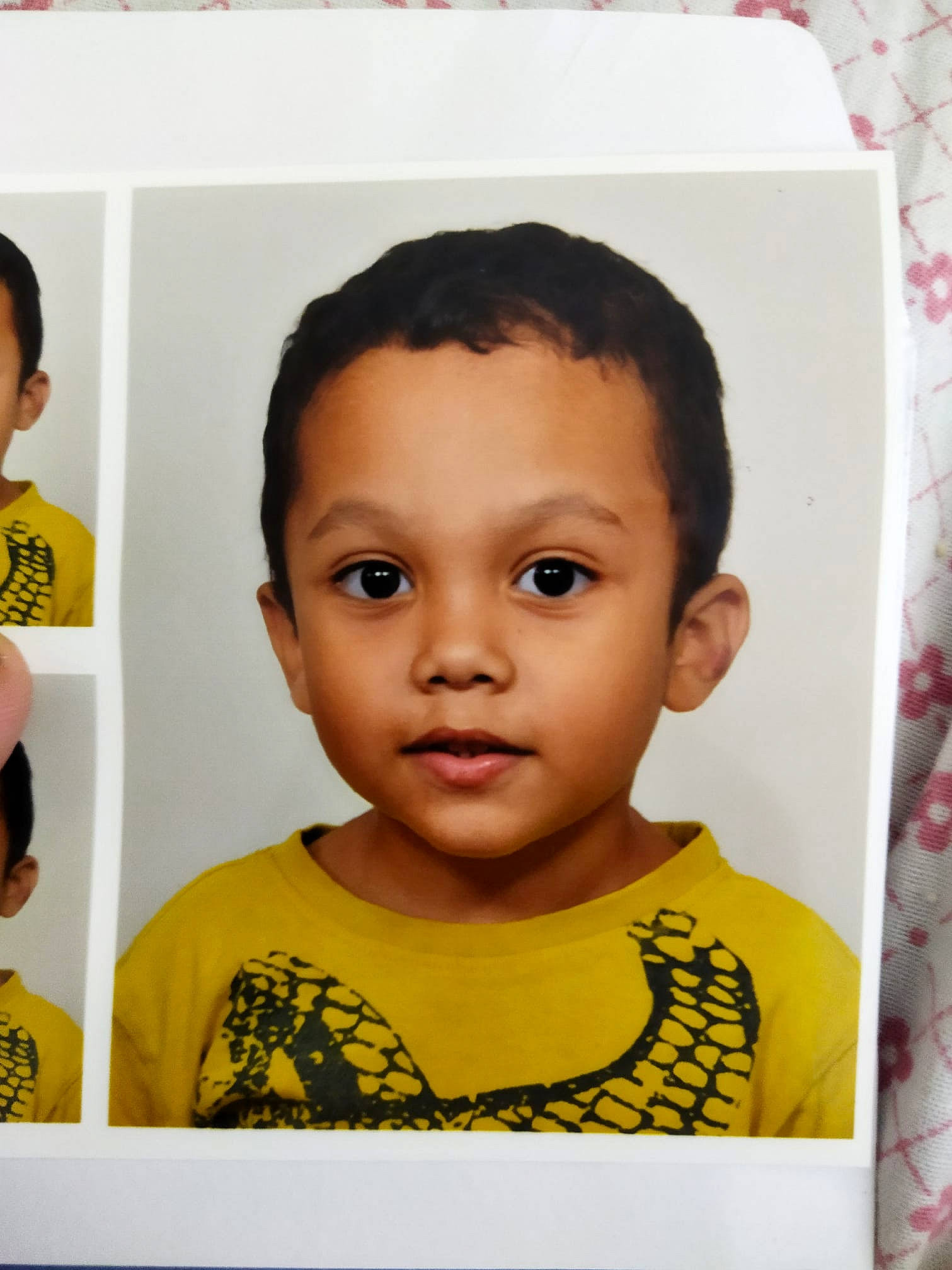 Anthonio participe au concours pour gagner de l'argent avec cette photo : baby, cheek, child, chin, cool, eyebrow, eyelash, forehead, happy, head, iris, neck, nose, person, rectangle, room, skin, sleeve, smile, t_shirt