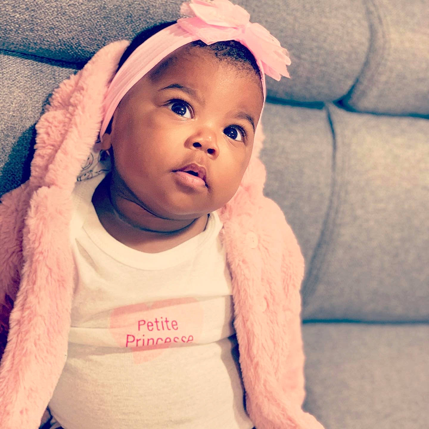 Joyce a rejoint le concours — aidez-le/la à gagner de superbes lots ! baby, beauty, cheek, child, cool, ear, eye, eyebrow, face, forehead, fun, head, headgear, human, lip, nose, outerwear, person, pink, skin