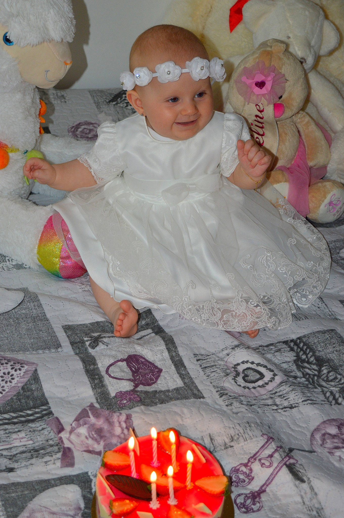 Cèline a rejoint le concours — aidez-le/la à gagner de superbes lots ! baby, child, doll, joy, person, pink, play, room, textile, toddler, toy