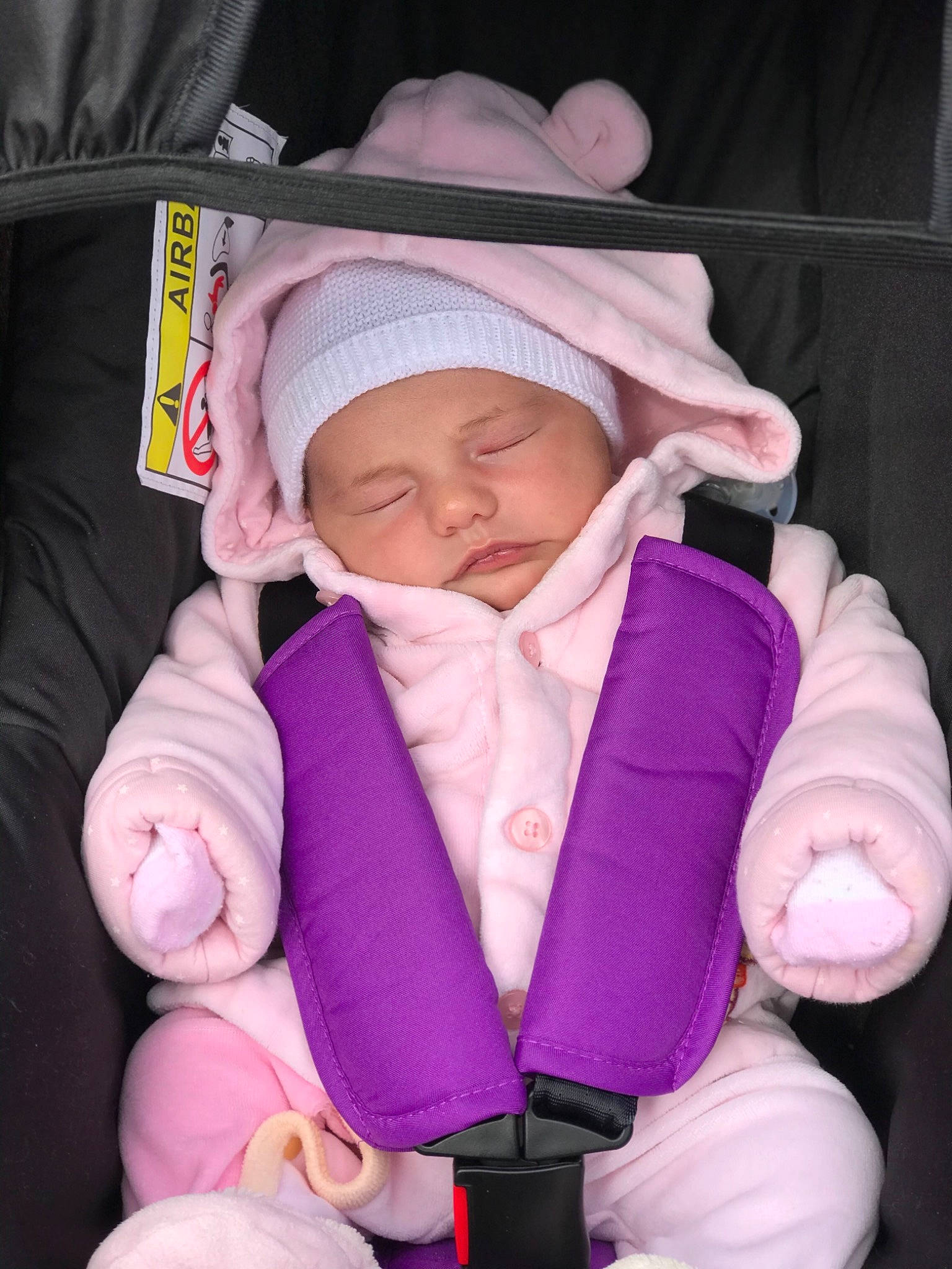 Mayana participe au concours pour gagner de l'argent avec cette photo : baby, baby_carriage, baby_products, child, headwear, person, pink, product, purple, toddler