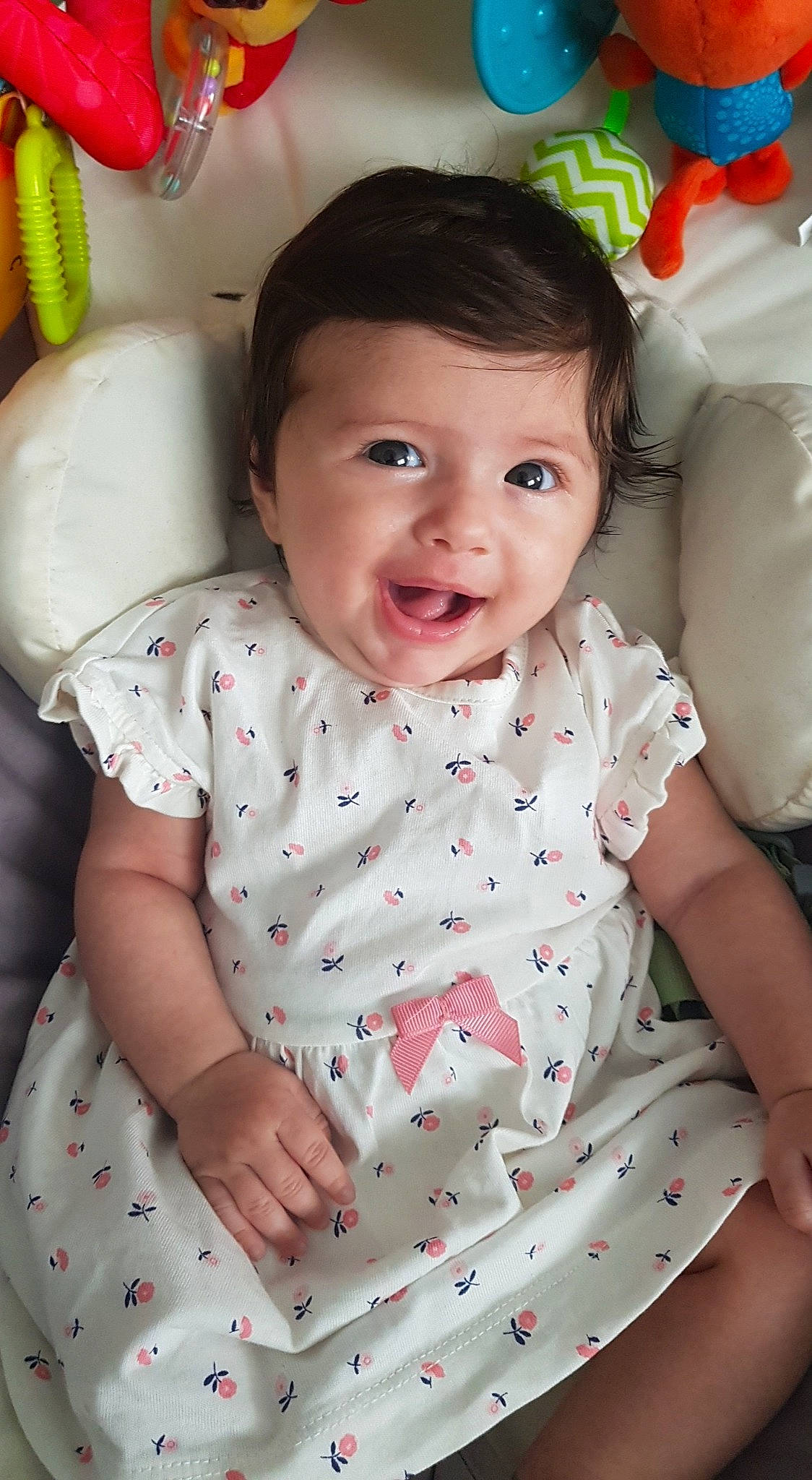 Mya a rejoint le concours — aidez-le/la à gagner de superbes lots ! baby, baby_products, baby_toddler_clothing, beauty, cheek, child, eye, face, head, lip, nose, person, pink, product, sitting, skin, smile, toddler