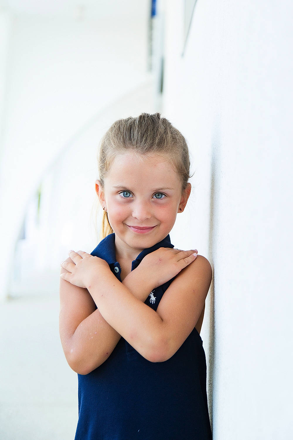Cléa a rejoint le concours — aidez-le/la à gagner de superbes lots ! automotive_design, child, day_dress, dress, elbow, electric_blue, eyelash, flash_photography, formal_wear, gesture, hair, happy, human_body, joy, neck, person, portrait, portrait_photography, shoulder, sitting
