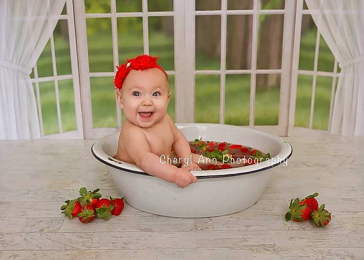 Ameya is registered to the contest to win money with this photo: baby, baby_bathing, baby_laughing, baby_products, baby_toddler_clothing, bathing, bathroom, bathtub, child, fictional_character, fruit, happy, headwear, house, joy, leisure, natural_foods, person, plant, play