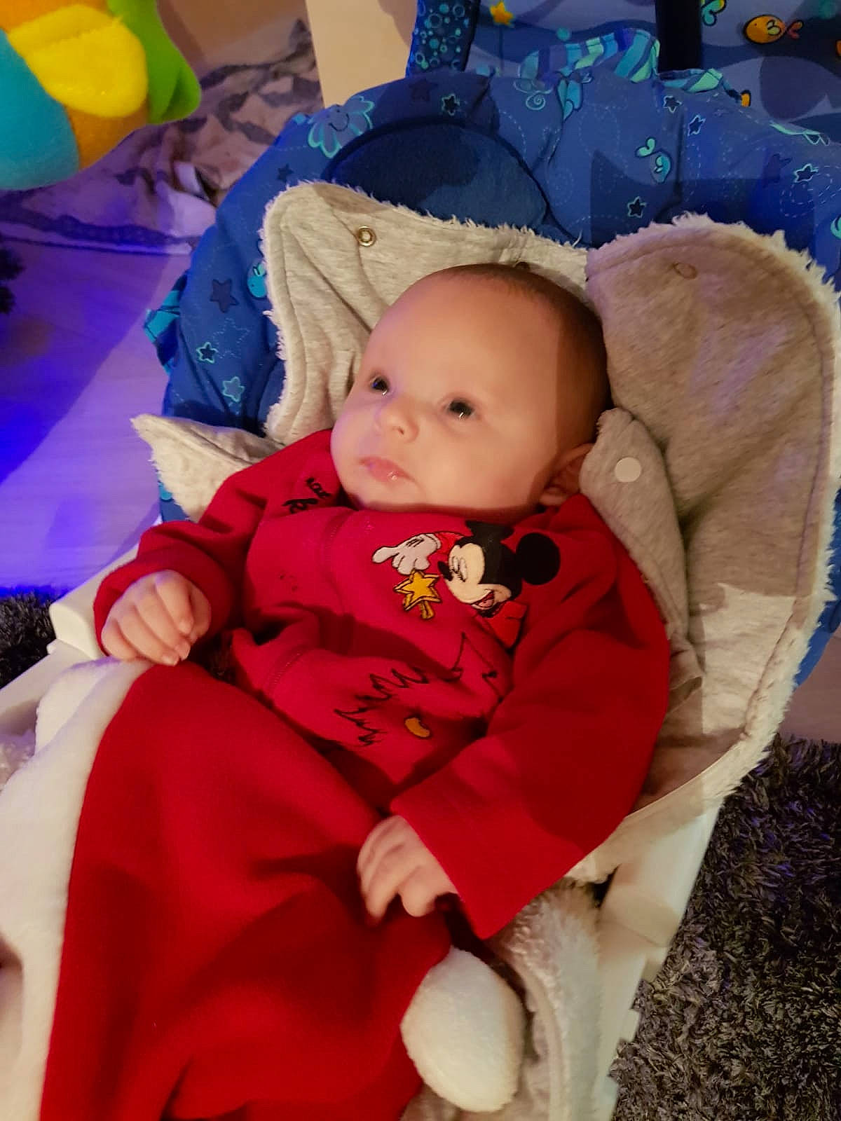 Ilyan participe au concours pour gagner de l'argent avec cette photo : baby_products, child, day, fun, girl, infant, iris, person, pink, play, product, red, skin, smile, textile, toddler