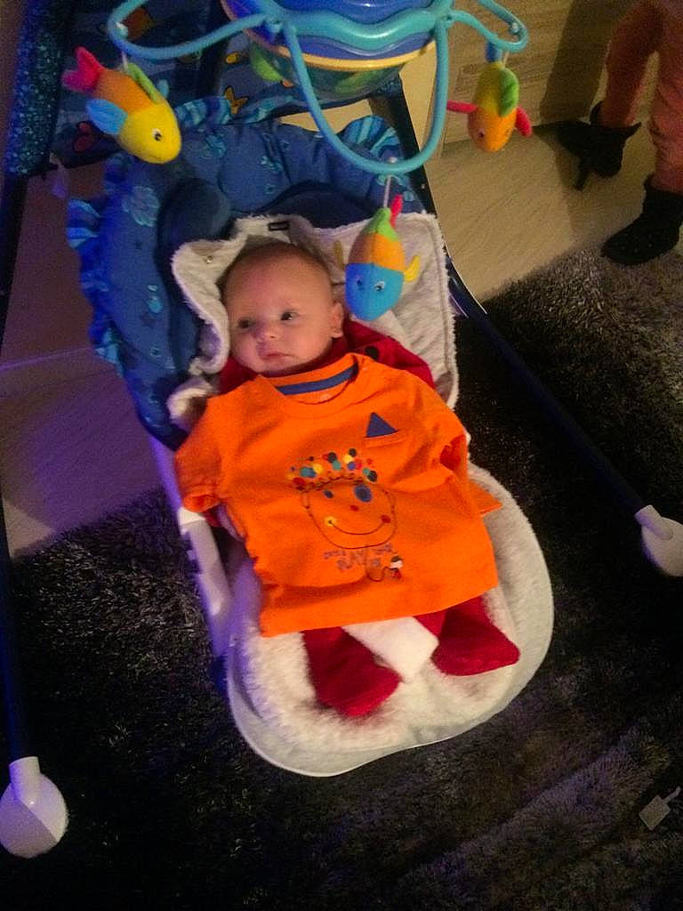 Ilyan participe au concours pour gagner de l'argent avec cette photo : child, costume, day, fun, holiday, infant, person, play, product, toddler, toy