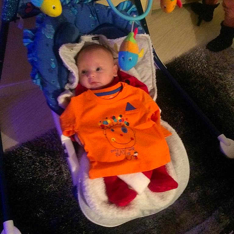Ilyan participe au concours pour gagner de l'argent avec cette photo : child, costume, day, fun, holiday, infant, person, play, product, toddler, toy