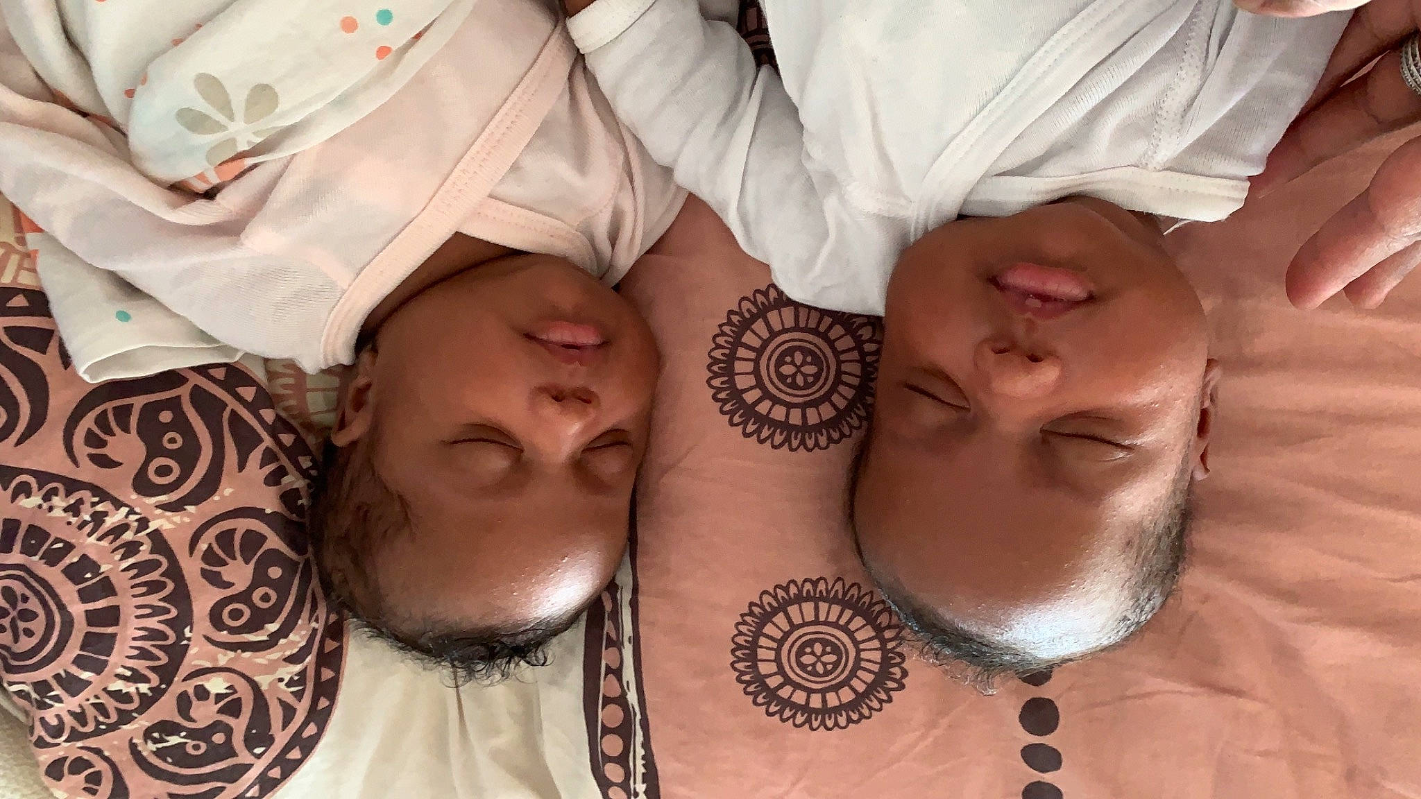 Laiane Jade-lidiane Jade a rejoint le concours — aidez-le/la à gagner de superbes lots ! arm, beard, comfort, eyebrow, eyelash, finger, gesture, glasses, hairstyle, hand, happy, head, human_body, interaction, mammal, mouth, neck, nose, person, skin