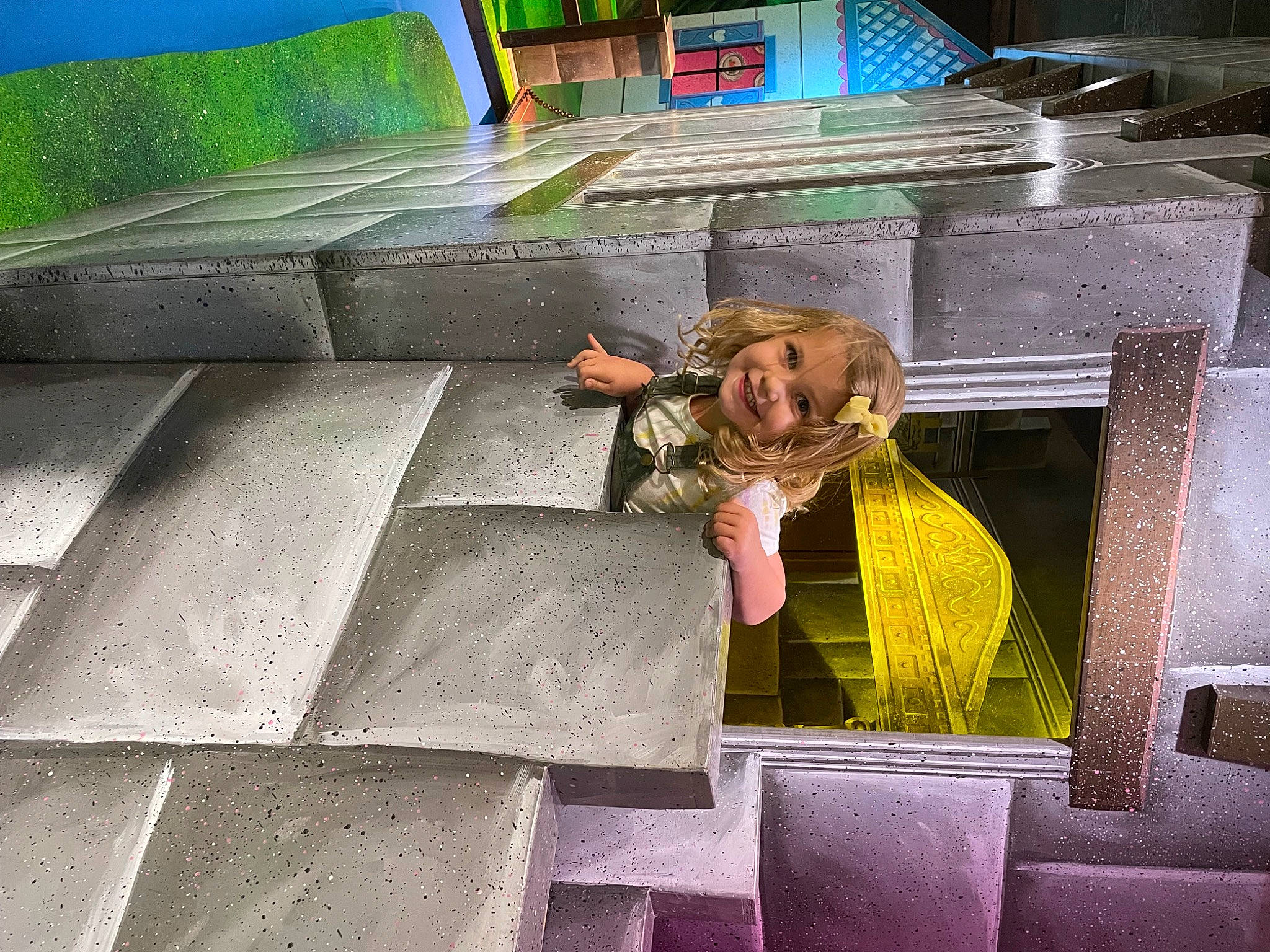 Maradelle joined the competition — help win amazing prizes! concrete, fun, glass, joy, leisure, magenta, person, rectangle, symmetry, tints_and_shades, travel, world