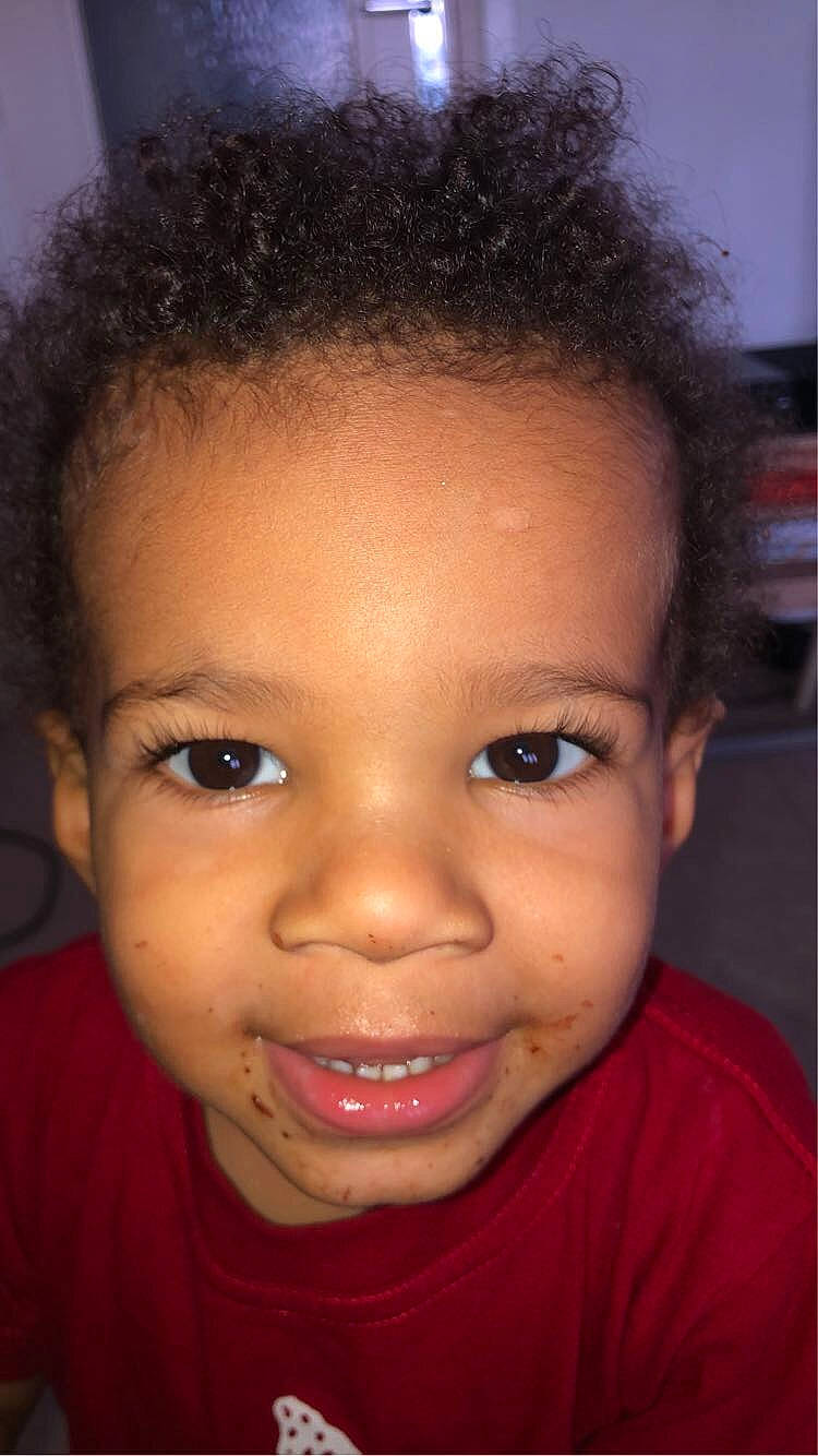 Djibril a rejoint le concours — aidez-le/la à gagner de superbes lots ! cheek, chin, clothing, ear, eyebrow, eyelash, face, facial_expression, forehead, hair, hairstyle, human, jaw, joy, lip, mouth, nose, organ, person, skin