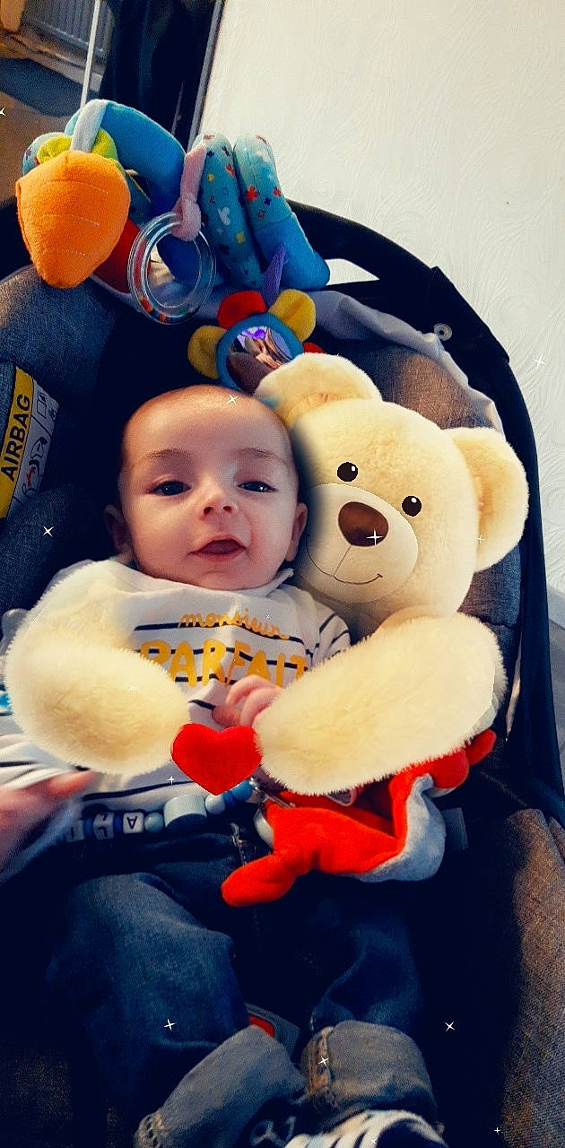 Aliziano a rejoint le concours — aidez-le/la à gagner de superbes lots ! baby, baby_products, baby_toys, child, person, plush, product, smile, stuffed_toy, teddy_bear, textile, toddler, toy