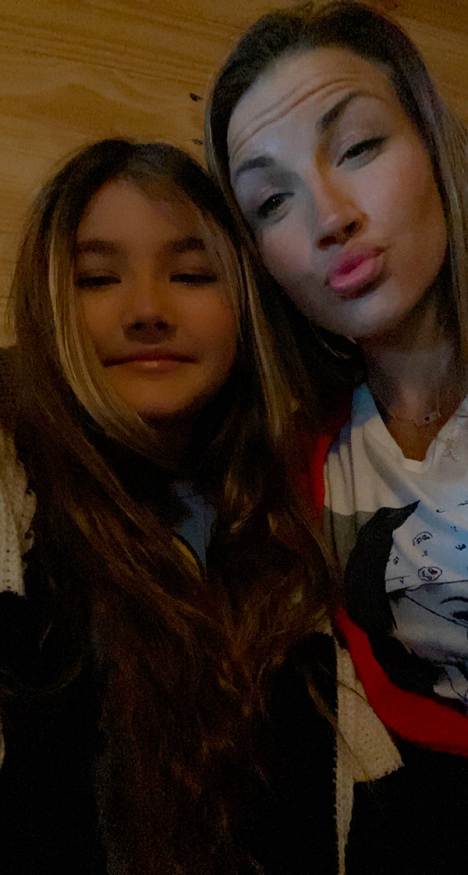 Lilyann is registered to the contest to win money with this photo: beauty, black_hair, cheek, chin, cool, eye, eyebrow, eyelash, face, facial_expression, forehead, hair, happy, joy, layered_hair, lip, long_hair, mouth, nose, person