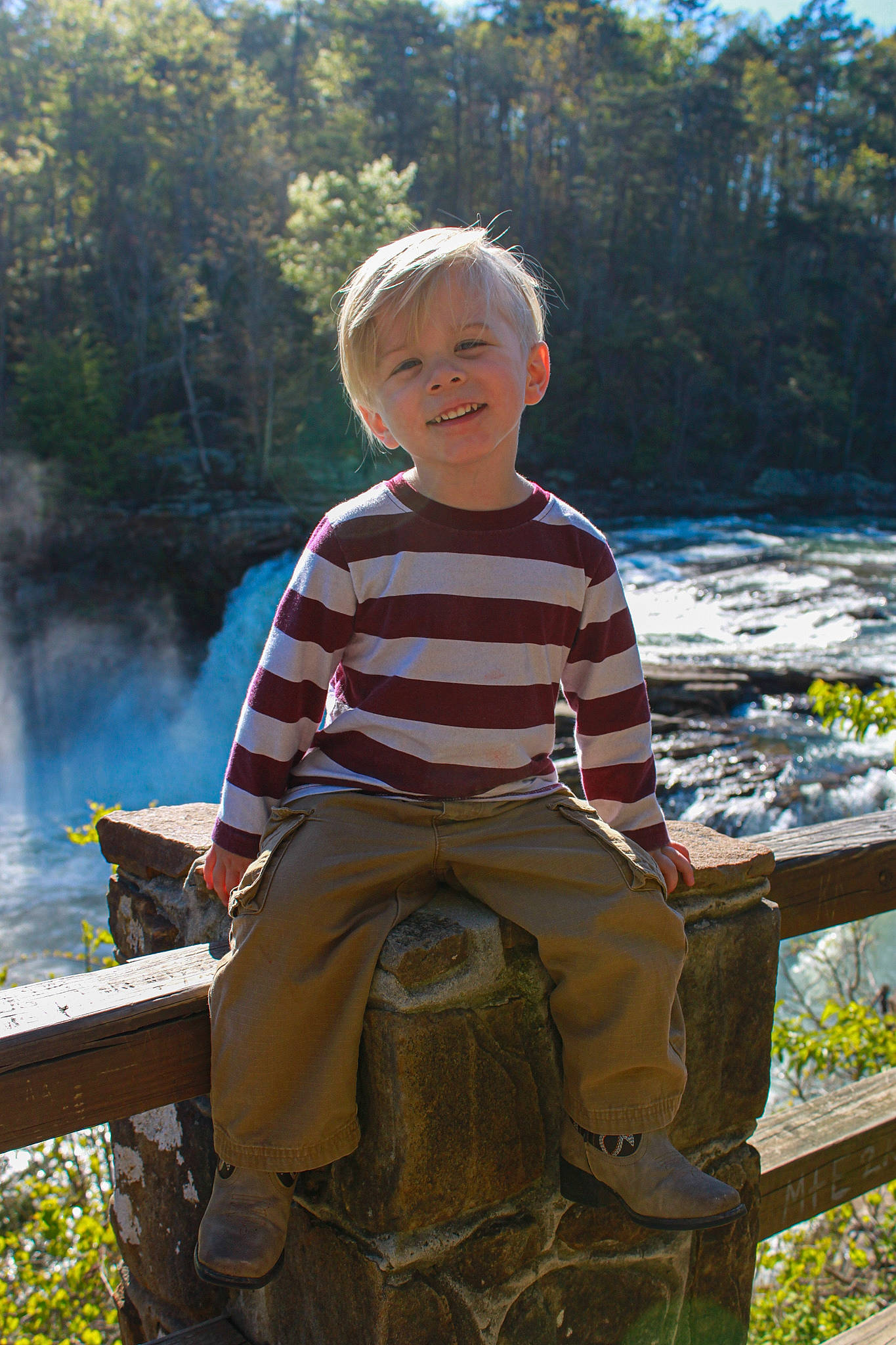Jerry is registered to the contest to win money with this photo: child, fawn, joy, leisure, person, sitting, vacation, wood