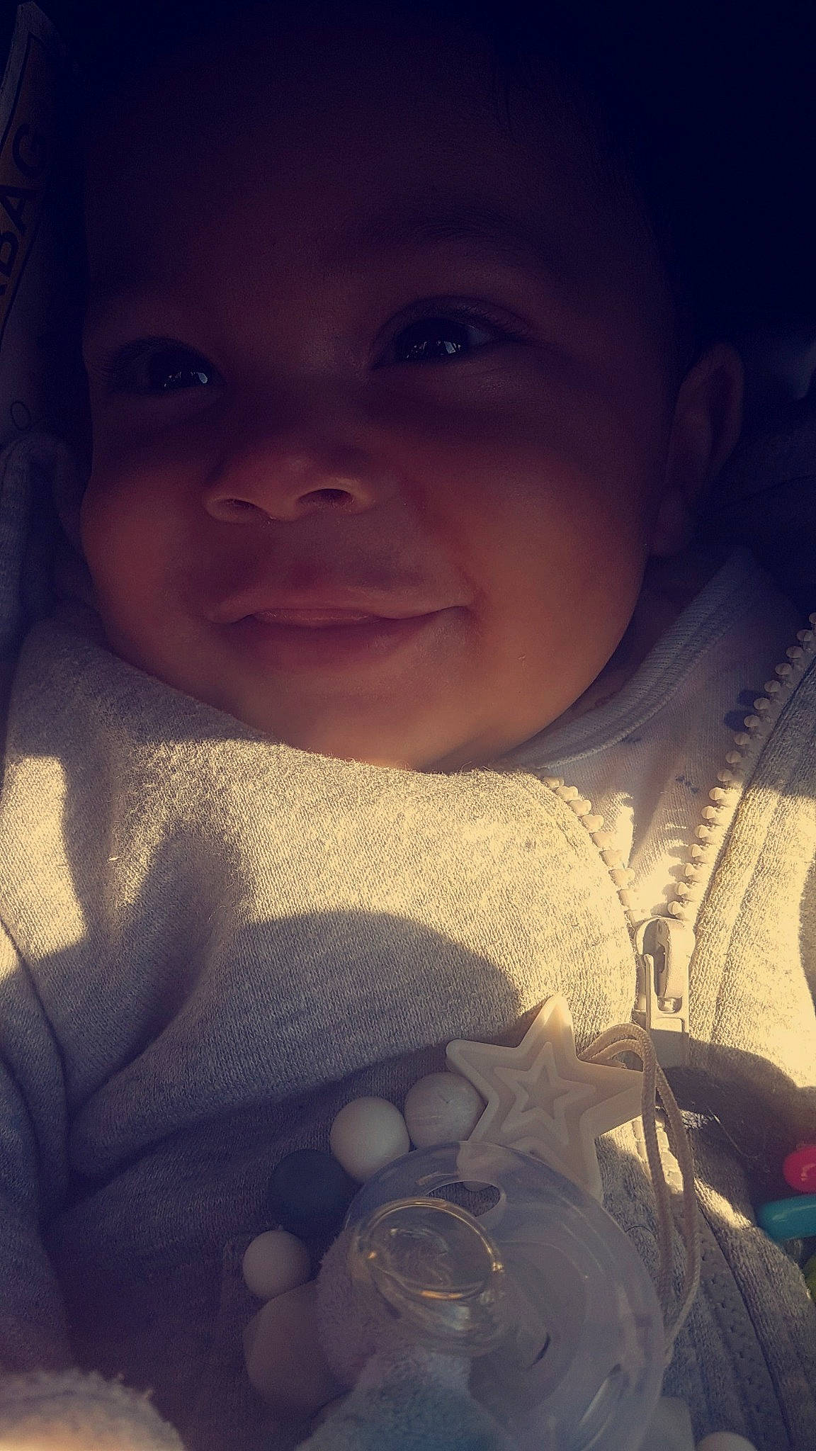 Kahyl a rejoint le concours — aidez-le/la à gagner de superbes lots ! baby, beauty, cheek, child, chin, cloud, eye, eyebrow, face, facial_expression, forehead, head, human, lip, nose, organ, person, skin, sky, smile