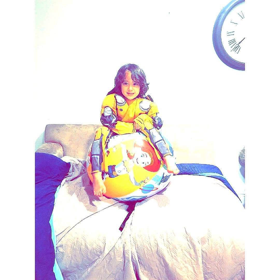 Lipe joined the competition — help win amazing prizes! art, bed_sheet, circle, costume, costume_design, creative_arts, graphics, joy, lavender, linens, painting, person, purple