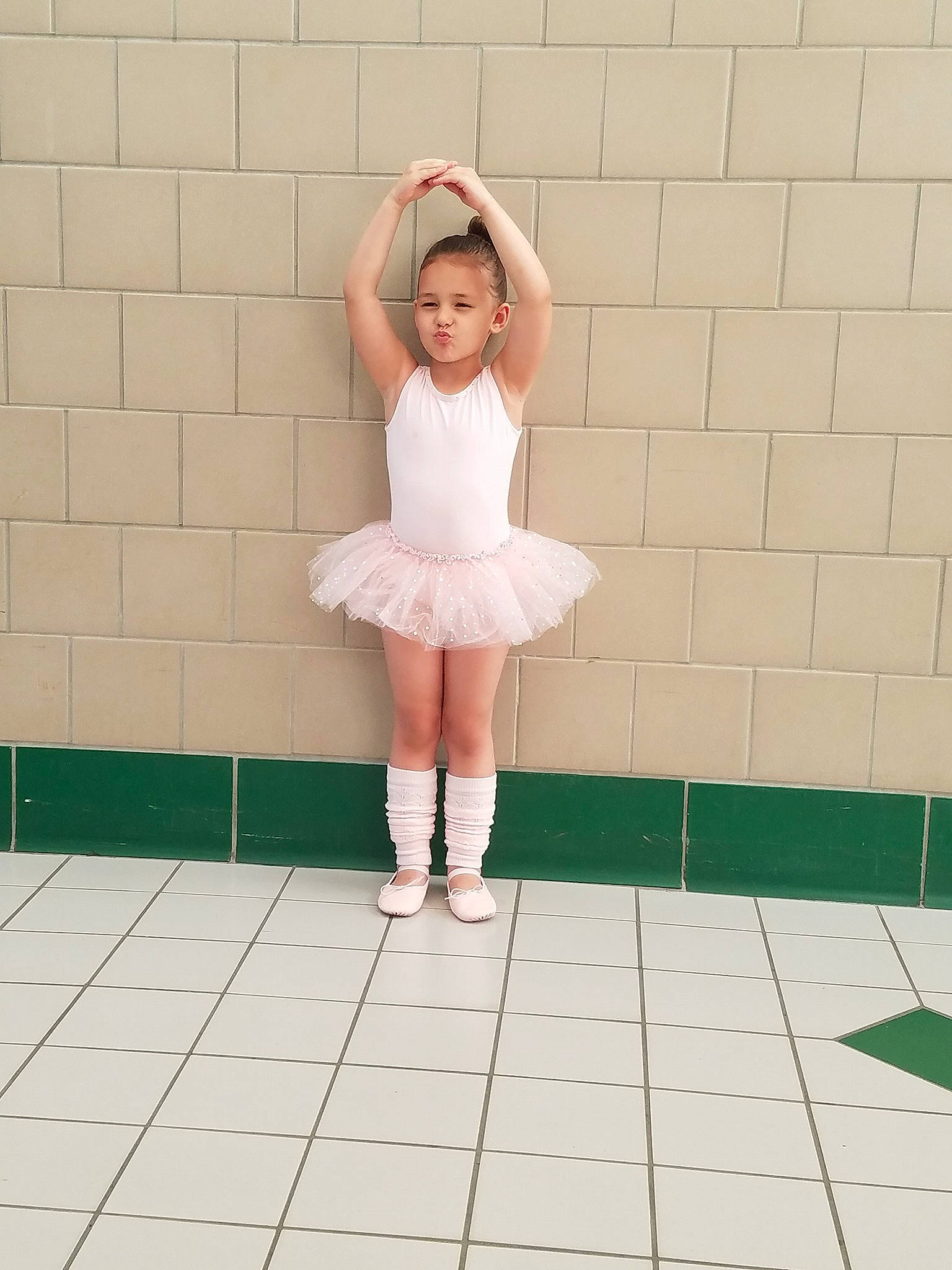 Layla is registered to the contest to win money with this photo: ballet, ballet_dancer, ballet_tutu, costume, dance, dancer, floor, flooring, girl, joint, leg, performing_arts, person, pink, shoe, shoulder, trunk
