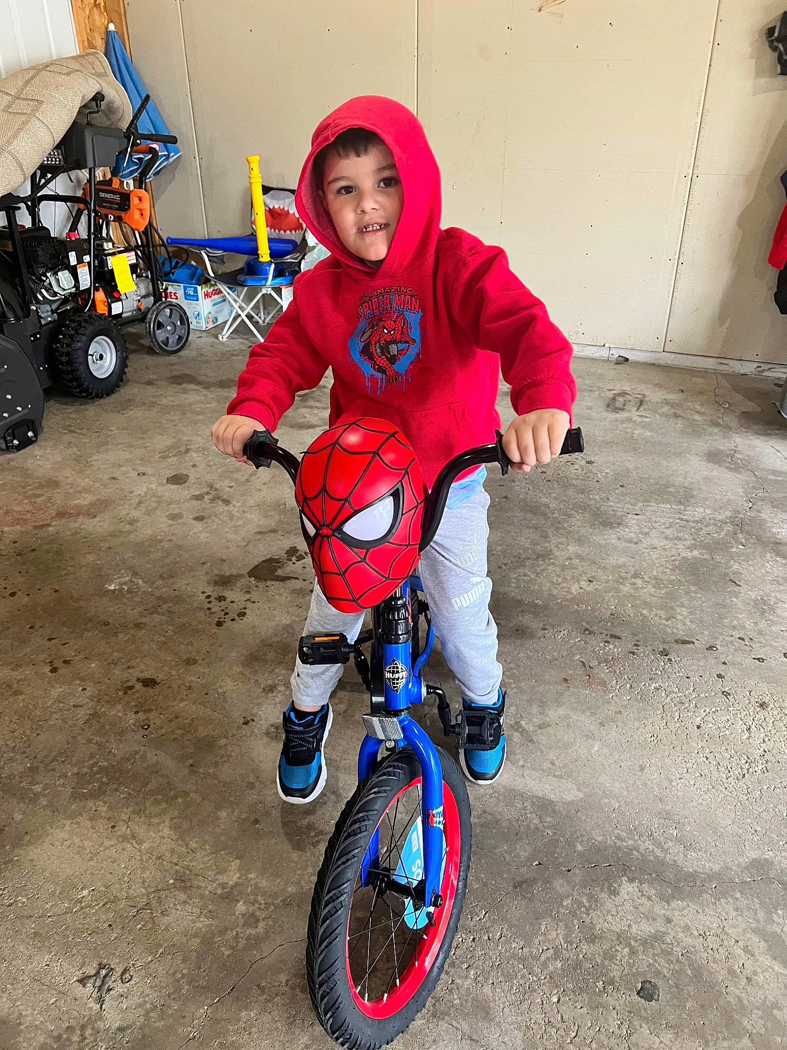 Fernando is registered to the contest to win money with this photo: automotive_tire, bicycle, bicycle_accessory, bicycle_fork, bicycle_frame, bicycle_handlebar, bicycle_part, bicycle_tire, bicycle_wheel, bicycles_equipment_and_supplies, headwear, helmet, motor_vehicle, person, rim, rolling, spoke, tire, toddler, tread