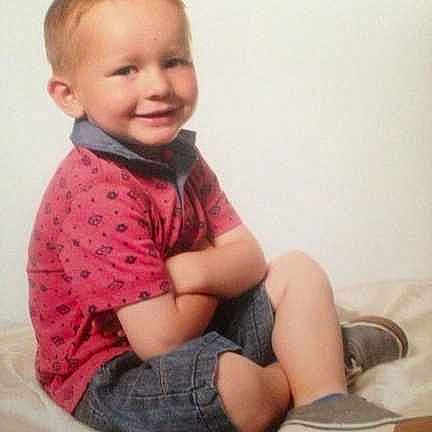 Joshua is registered to the contest to win money with this photo: