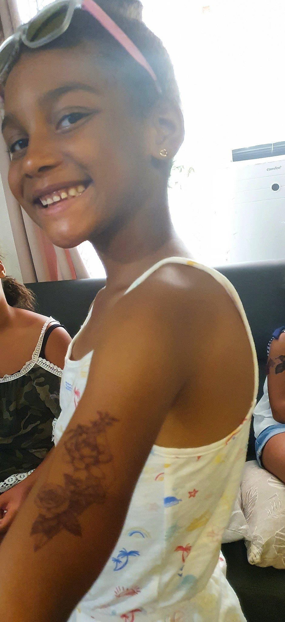 Inaya a rejoint le concours — aidez-le/la à gagner de superbes lots ! abdomen, beauty, black_hair, chest, cool, elbow, eyelash, flash_photography, hairstyle, happy, joint, joy, muscle, neck, organ, person, shoulder, skin, smile, summer