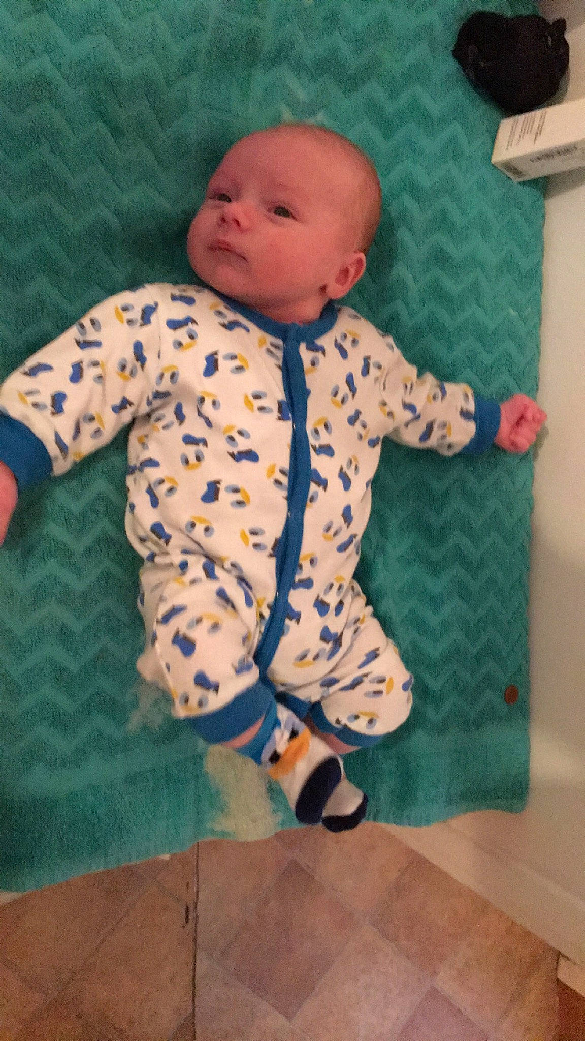 Kalvyn participe au concours pour gagner de l'argent avec cette photo : baby, baby_toddler_clothing, cheek, child, person, sleeve, toddler