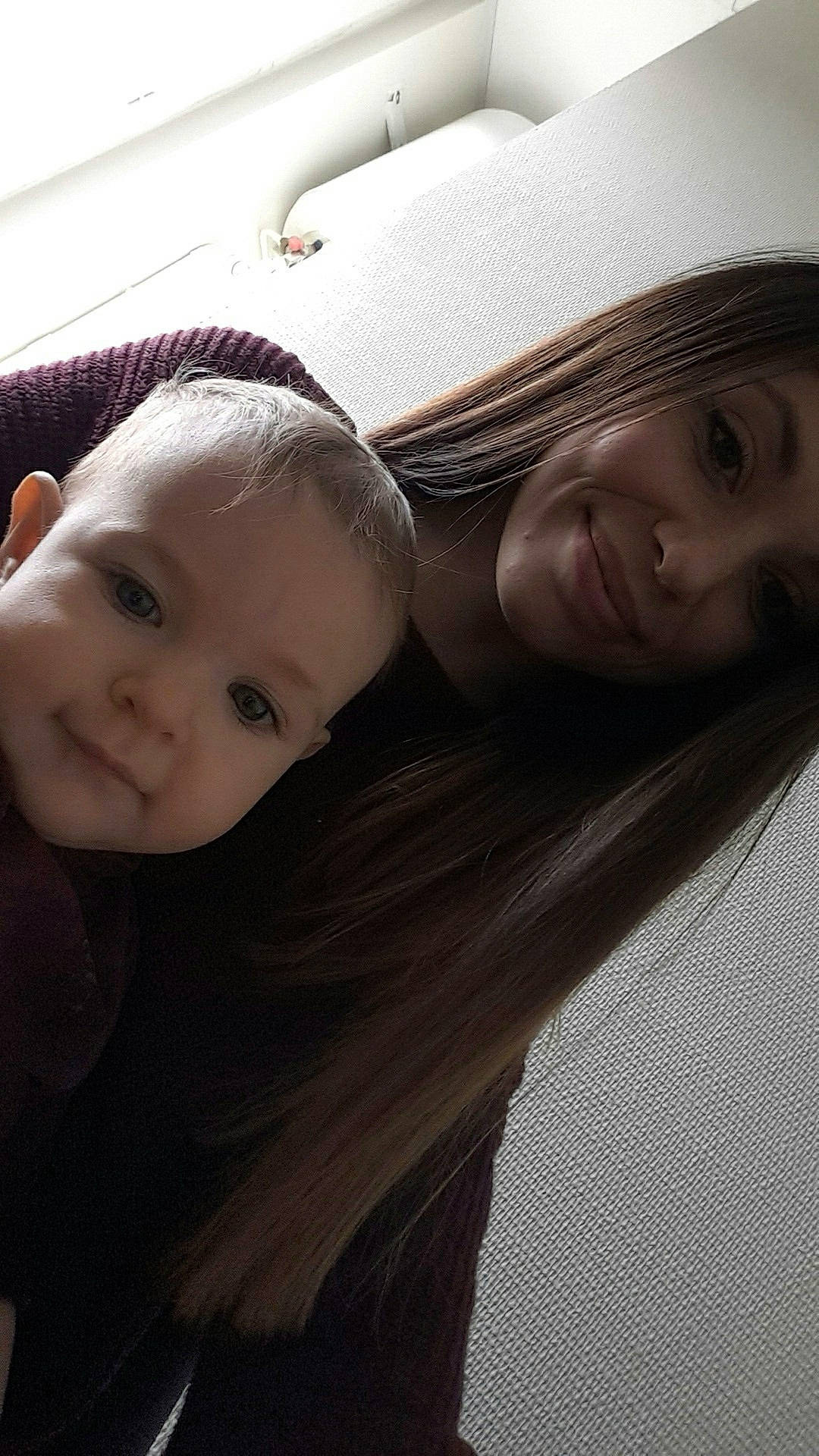 Siana participe au concours pour gagner de l'argent avec cette photo : baby, beauty, cheek, child, chin, eye, eyebrow, face, forehead, fun, head, lip, long_hair, mouth, nose, person, photography, selfie, skin, smile