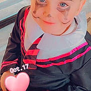Anelyne a rejoint le concours — aidez-le/la à gagner de superbes lots ! arm, blond, child, electric_blue, eyebrow, facial_expression, fun, happy, iris, jewellery, lip, neck, personal_protective_equipment, pink, recreation, skin, sleeve, smile, t_shirt, toddler