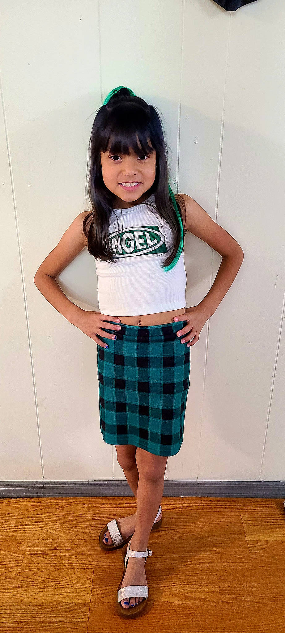 Polette joined the competition — help win amazing prizes! abdomen, belt, face, flash_photography, human_body, human_leg, joint, joy, knee, leg, long_hair, neck, person, plaid, sleeve, smile, t_shirt, tartan, thigh, trunk