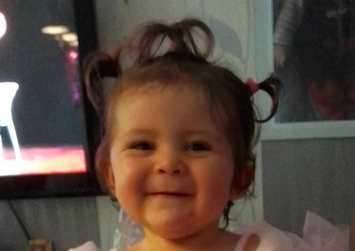 Kimberley a rejoint le concours — aidez-le/la à gagner de superbes lots ! baby, beauty, cheek, child, chin, ear, eyebrow, face, facial_expression, forehead, hair, head, iris, joy, lip, mouth, nose, person, skin, smile