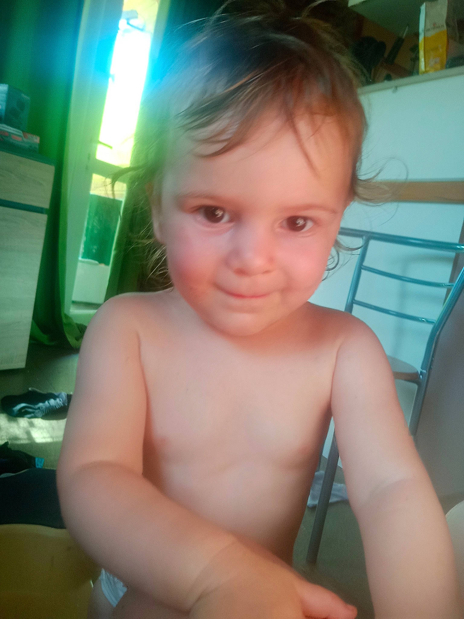 Julia a rejoint le concours — aidez-le/la à gagner de superbes lots ! cheek, chest, ear, eyebrow, eyelash, finger, gesture, hair, human_body, jaw, joy, lip, mammal, mouth, muscle, neck, nose, person, shoulder, skin