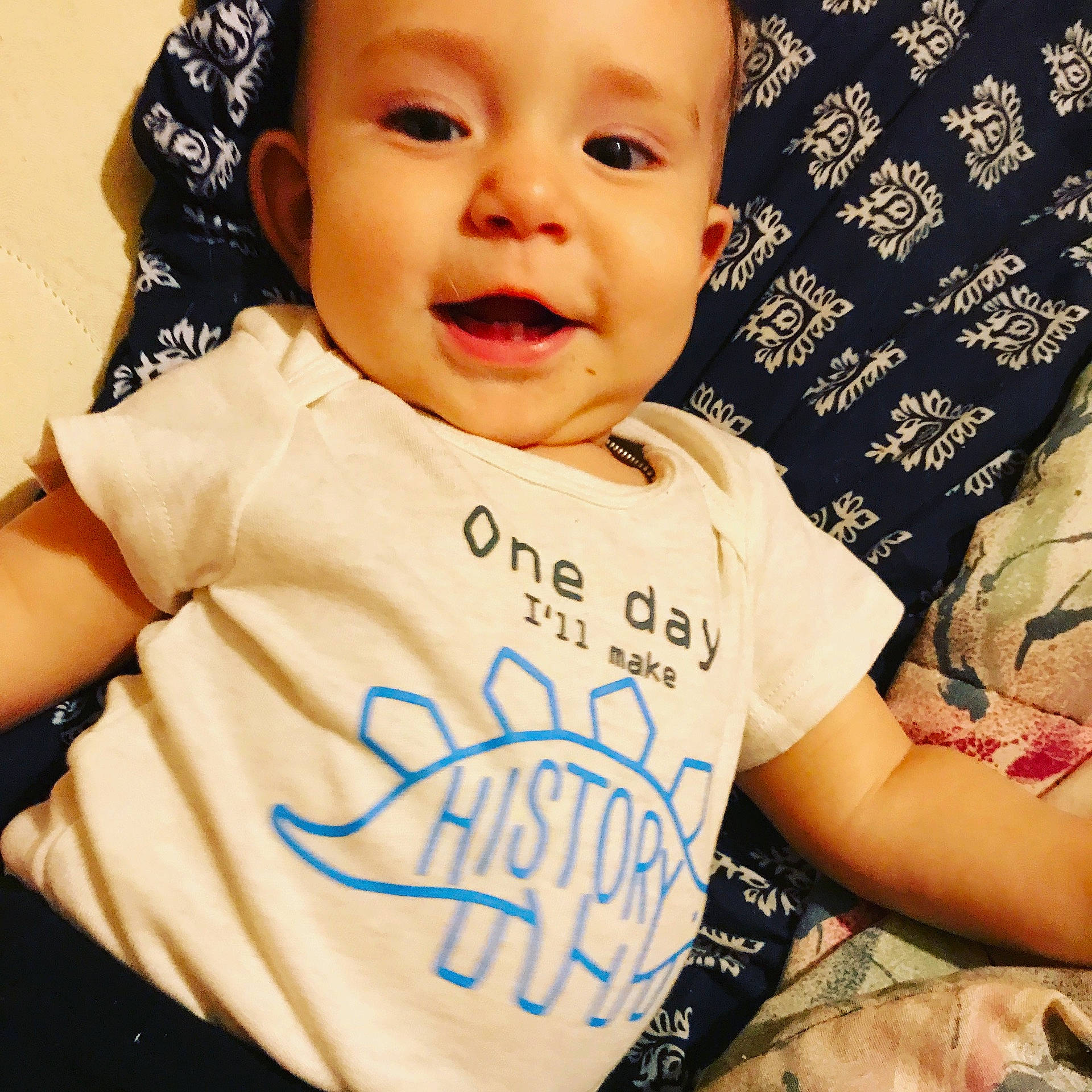 Sarah is registered to the contest to win money with this photo: arm, boy, cheek, child, cool, day, facial_expression, girl, happiness, head, infant, person, product, skin, sleeve, smile, t_shirt, textile, toddler