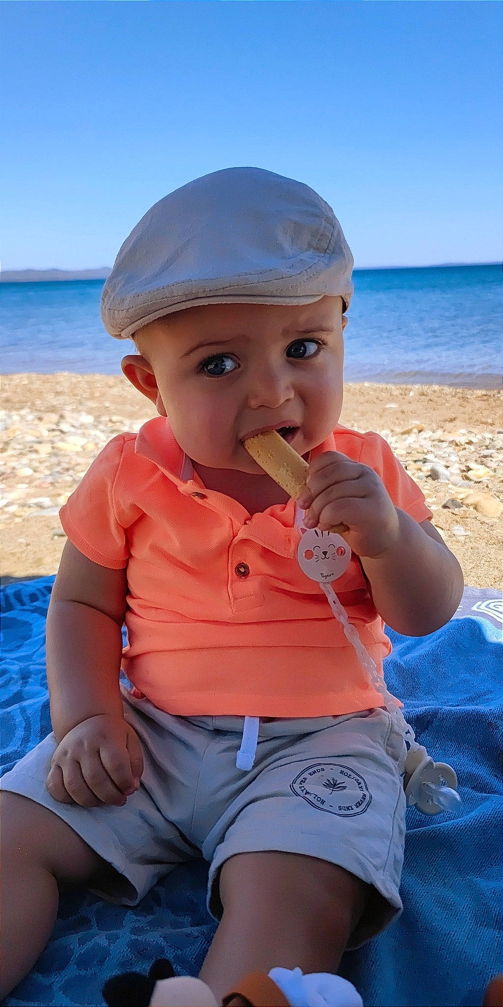 Manoa a rejoint le concours — aidez-le/la à gagner de superbes lots ! baby_toddler_clothing, beach, beauty, blue, cap, cool, fun, happy, headwear, leisure, lip, people, person, skin, sky, sleeve, summer, sunlight, toddler, travel