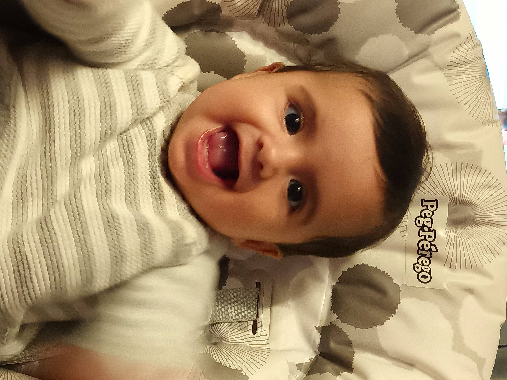 Aya participe au concours pour gagner de l'argent avec cette photo : baby_toddler_clothing, cheek, chin, clothing, ear, eye, eyebrow, eyelash, face, facial_expression, forehead, happy, iris, lip, mouth, nose, person, skin, sleeve, smile