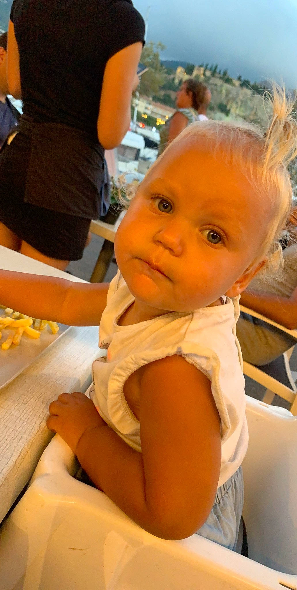 Giulia a rejoint le concours — aidez-le/la à gagner de superbes lots ! baby, child, neck, person, toddler