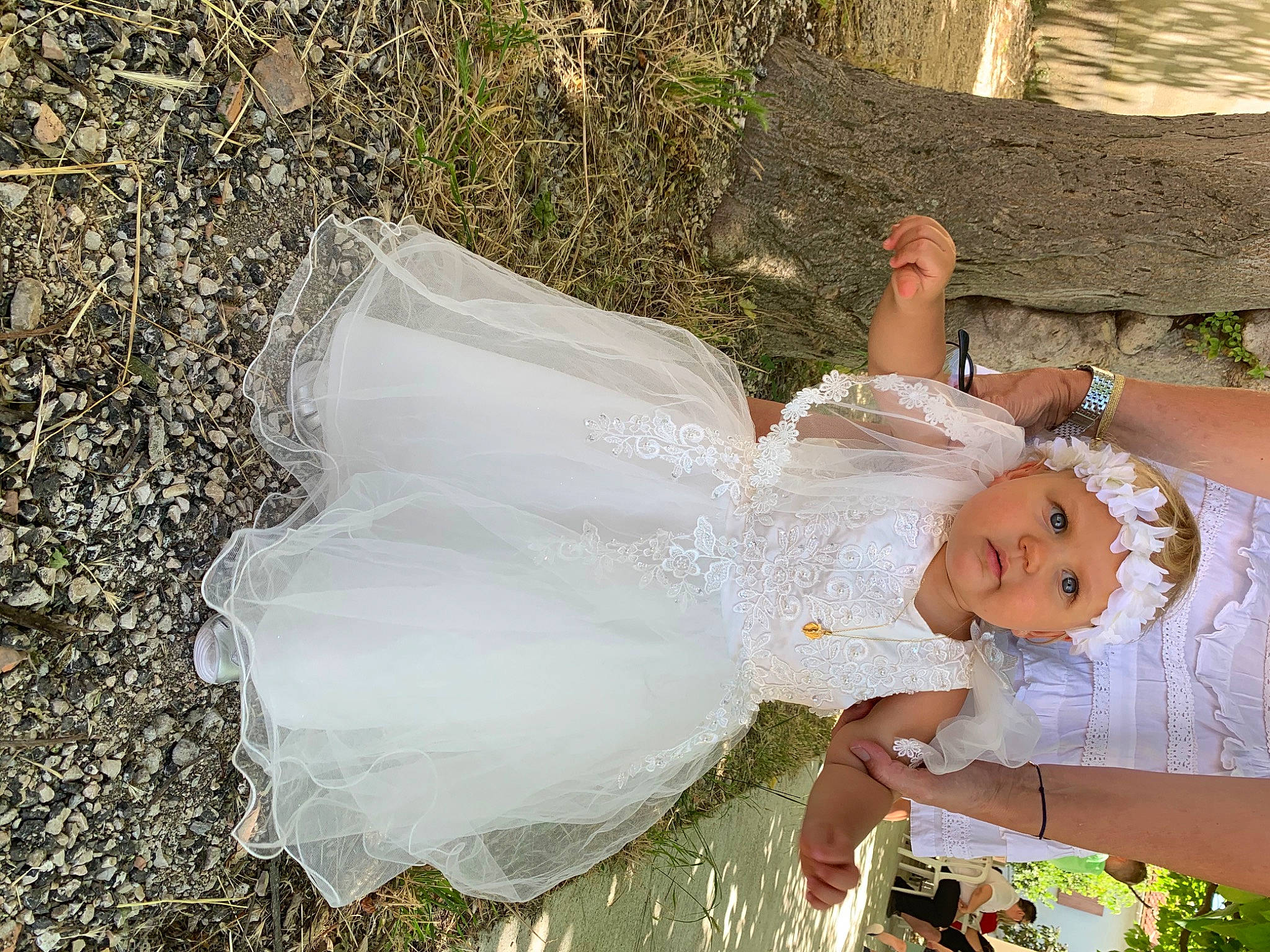 Giulia participe au concours pour gagner de l'argent avec cette photo : bridal_accessory, bridal_clothing, bridal_party_dress, bridal_veil, bride, ceremony, child, dress, fashion_accessory, gown, happy, headwear, person, veil, wedding, wedding_dress