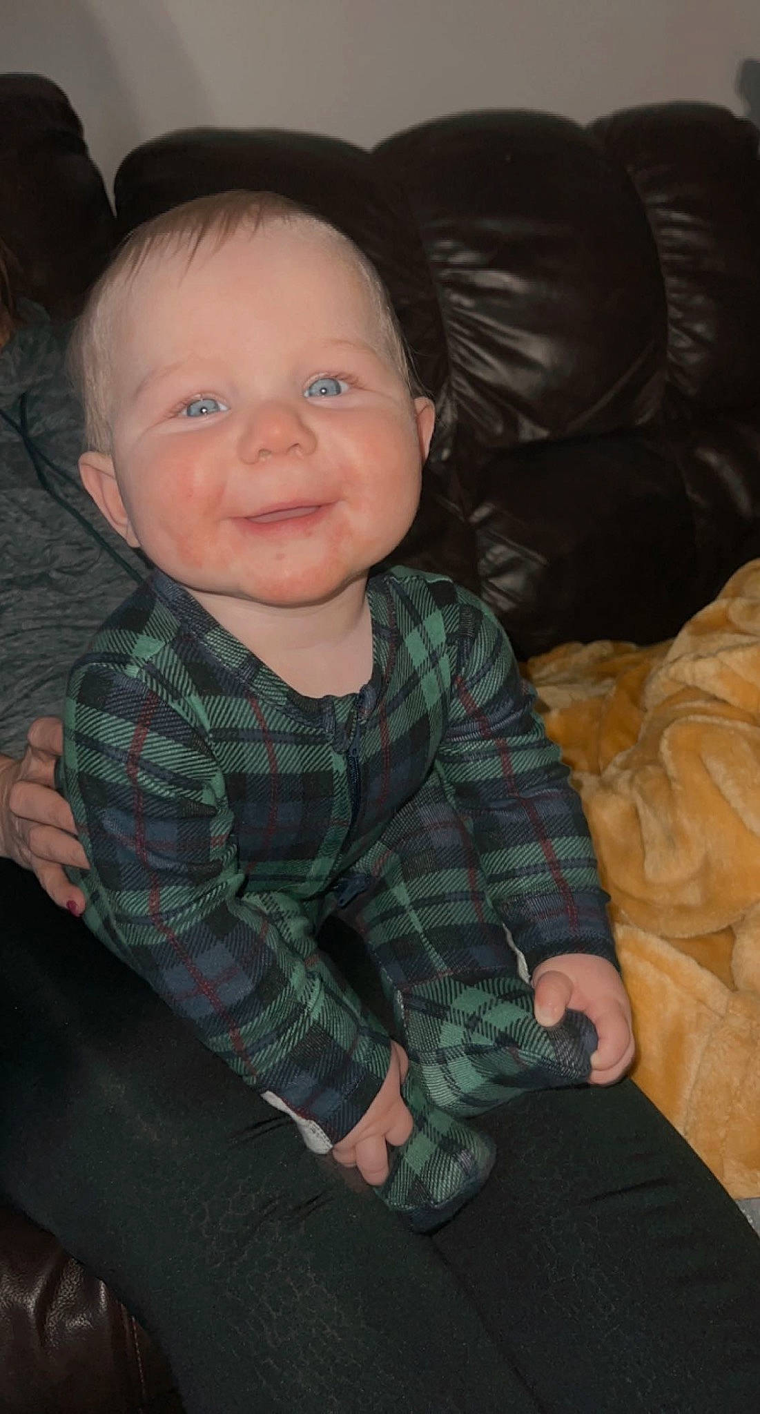 Braylon is registered to the contest to win money with this photo: baby, baby_toddler_clothing, cheek, child, comfort, cool, eye, face, finger, flash_photography, flooring, fun, hairstyle, head, iris, joy, nose, person, skin, sleeve