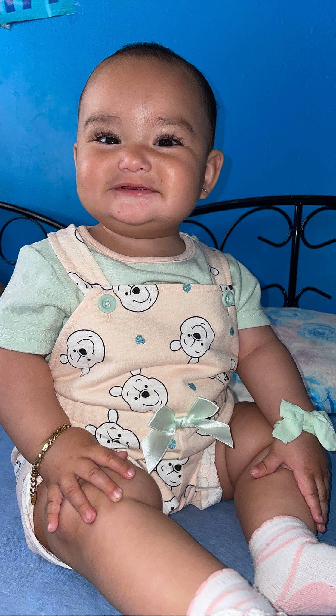 Syneth is registered to the contest to win money with this photo: baby_toddler_clothing, blue, cheek, chin, eye, face, facial_expression, hairstyle, human, human_body, joint, lip, mouth, neck, nose, person, product, skin, smile, textile