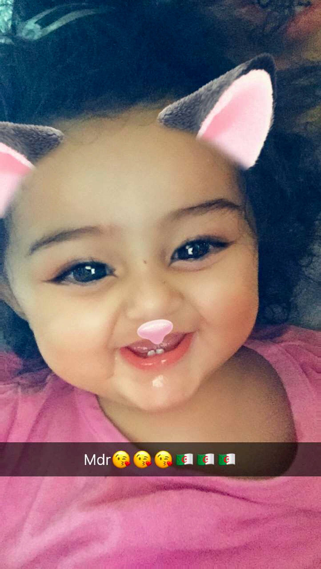 Nesma a rejoint le concours — aidez-le/la à gagner de superbes lots ! beauty, black_hair, cheek, child, chin, close_up, ear, eye, eyebrow, eyelash, face, forehead, head, joy, lip, mouth, nose, person, pink, selfie