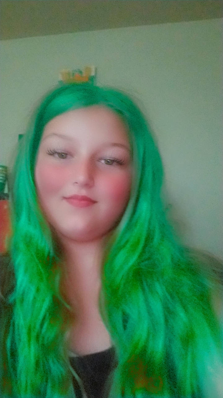 Tessa is registered to the contest to win money with this photo: cap, electric_blue, event, eye, eyebrow, eyelash, fashion_accessory, feathered_hair, fun, fur, green, hair_coloring, happy, headwear, iris, joy, lip, long_hair, magenta, nose