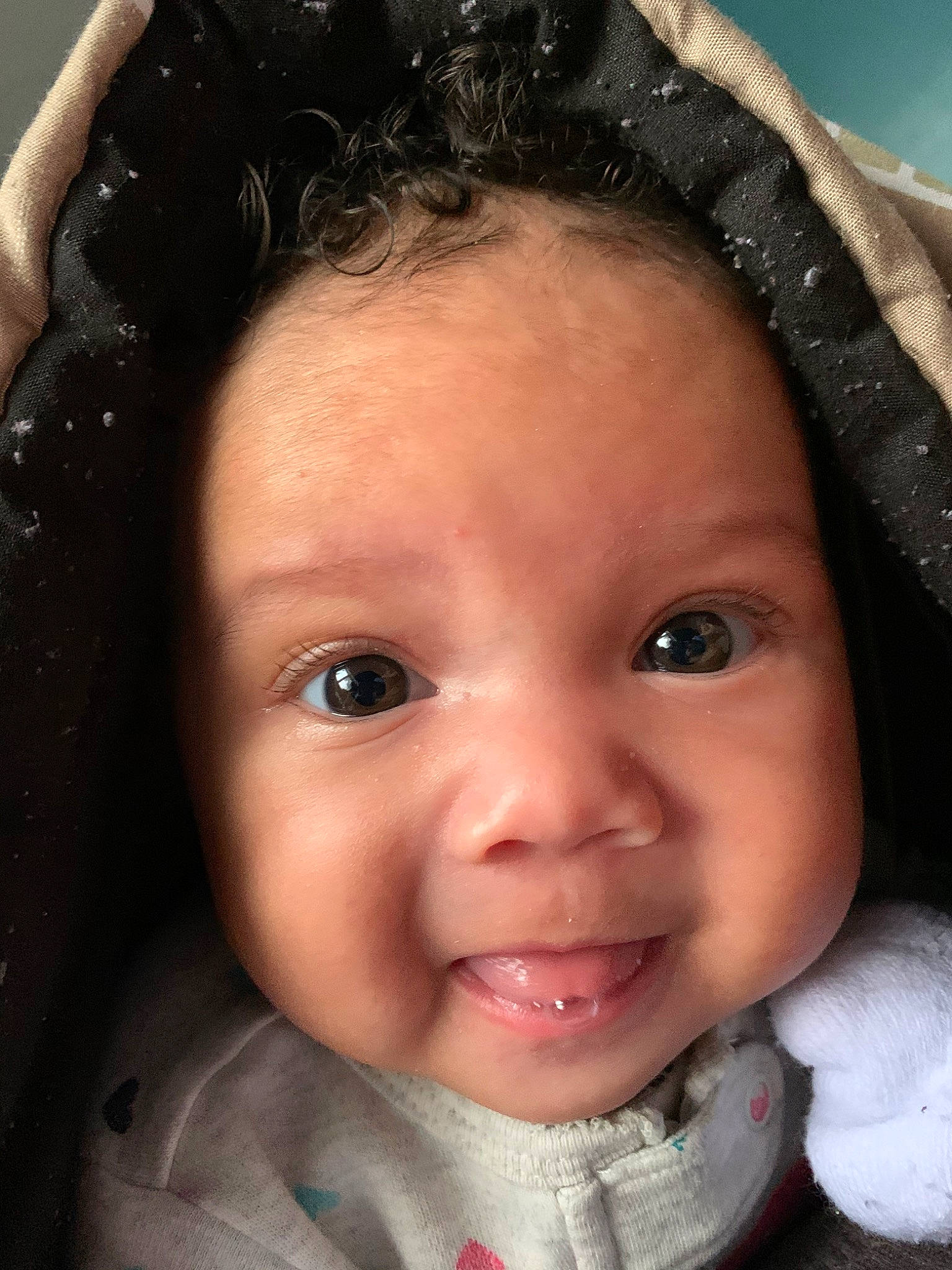 Lundyn is registered to the contest to win money with this photo: baby, beauty, cheek, child, chin, eye, eyebrow, face, facial_expression, forehead, hair, head, iris, joy, lip, mouth, nose, organ, person, skin