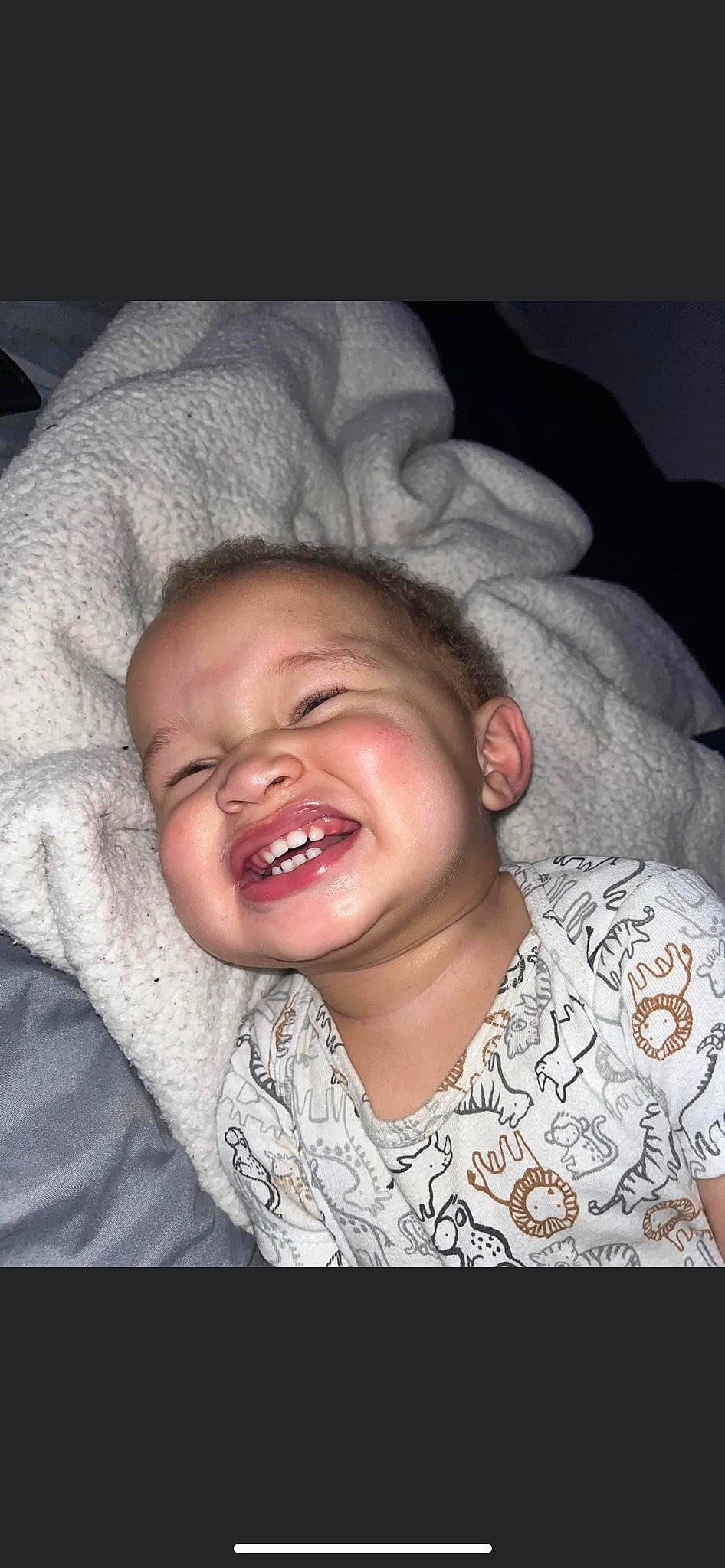 Kyree is registered to the contest to win money with this photo: cheek, chin, comfort, eye, eyebrow, facial_expression, finger, flash_photography, fun, gesture, happy, jaw, lip, mammal, mouth, nose, person, skin, sleeve, smile