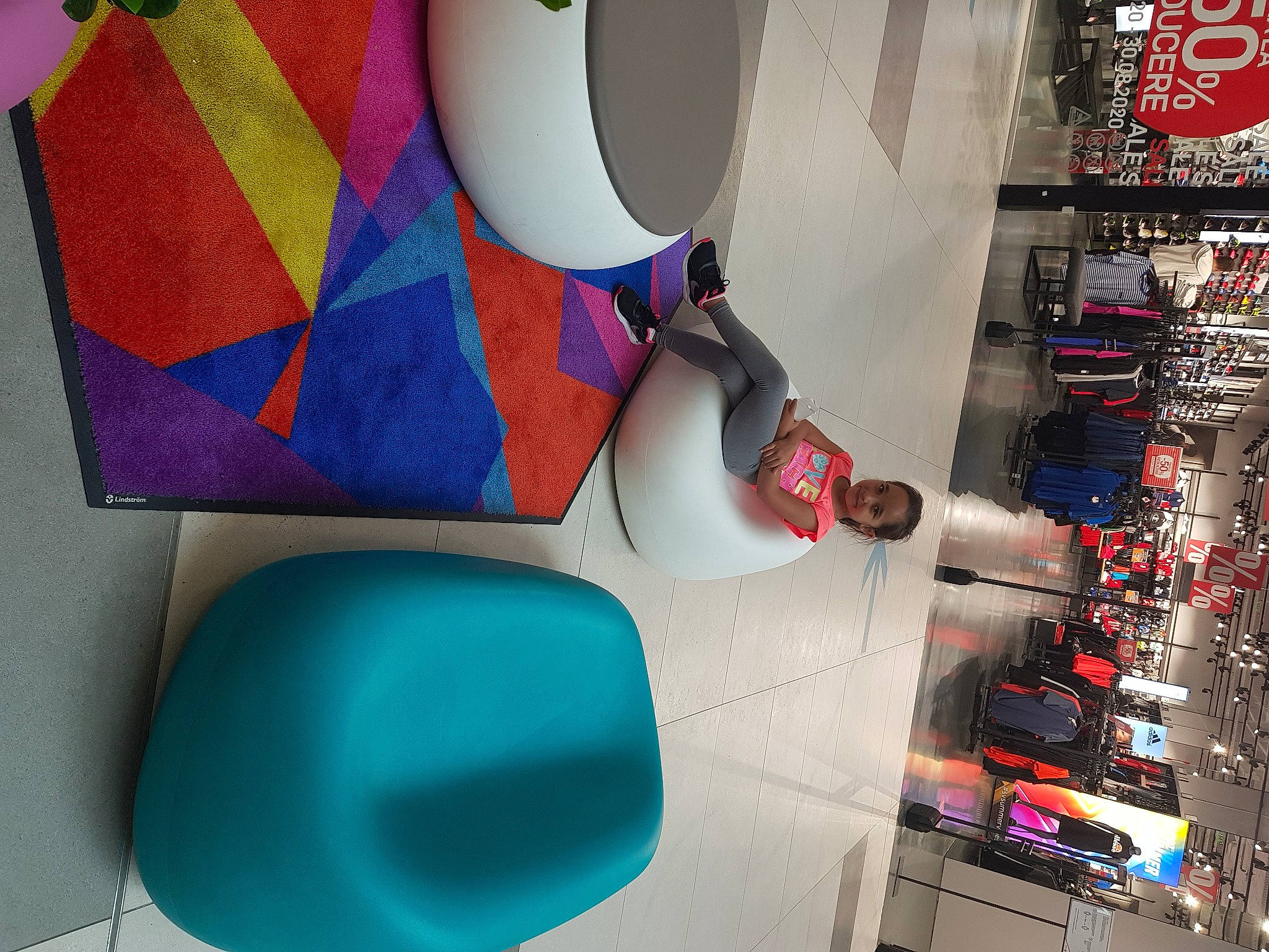 Ana Maria is registered to the contest to win money with this photo: architecture, art, audio_equipment, automotive_design, carmine, ceiling, chair, circle, coffee_table, electric_blue, eyewear, interior_design, joy, lighting, machine, magenta, material_property, person, product, room