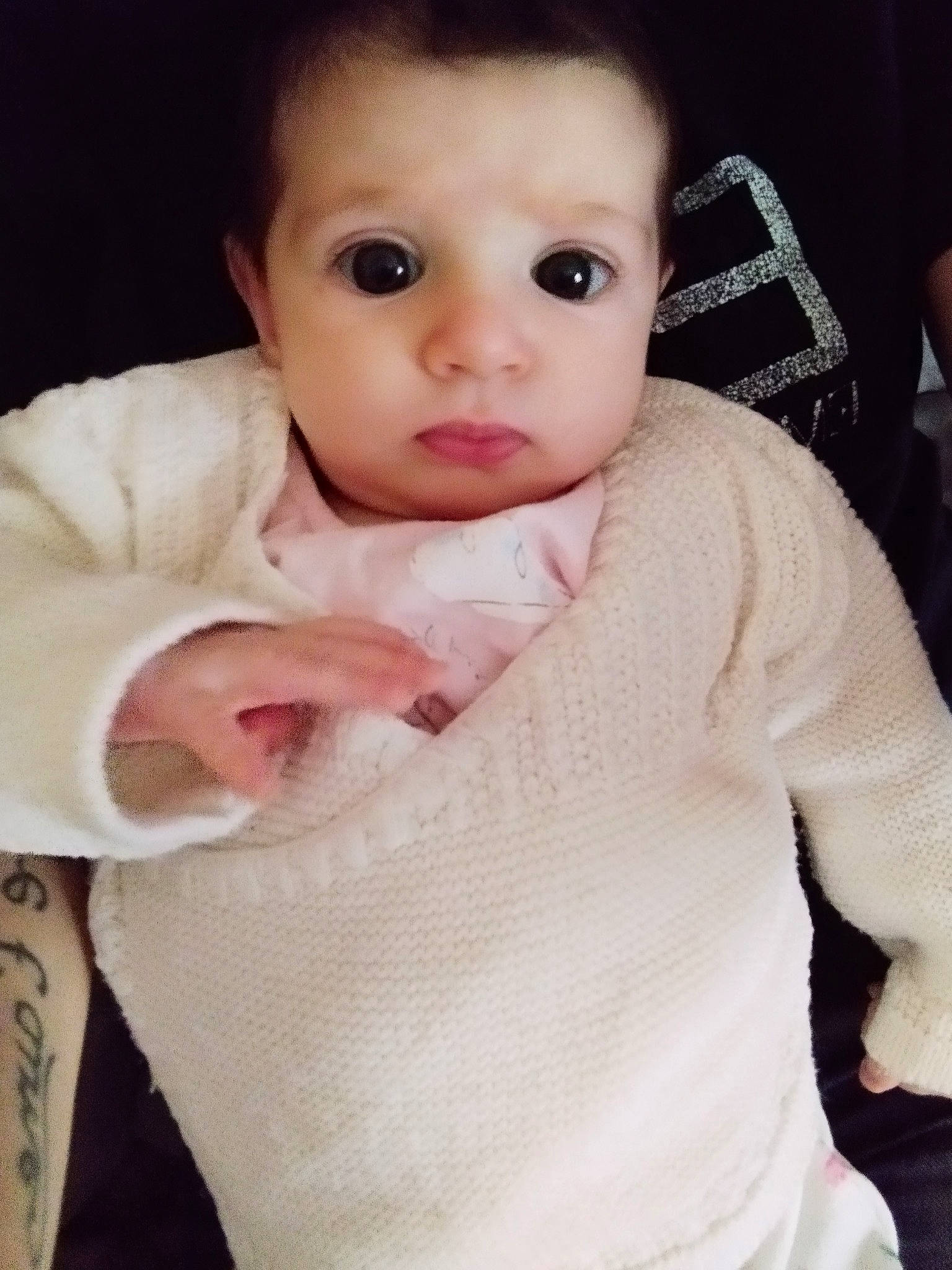 Lena participe au concours pour gagner de l'argent avec cette photo : baby, baby_toddler_clothing, cheek, child, collar, eyelash, finger, fur, iris, lip, nail, neck, no_expression, nose, pattern, person, pink, sitting, skin, sleeve