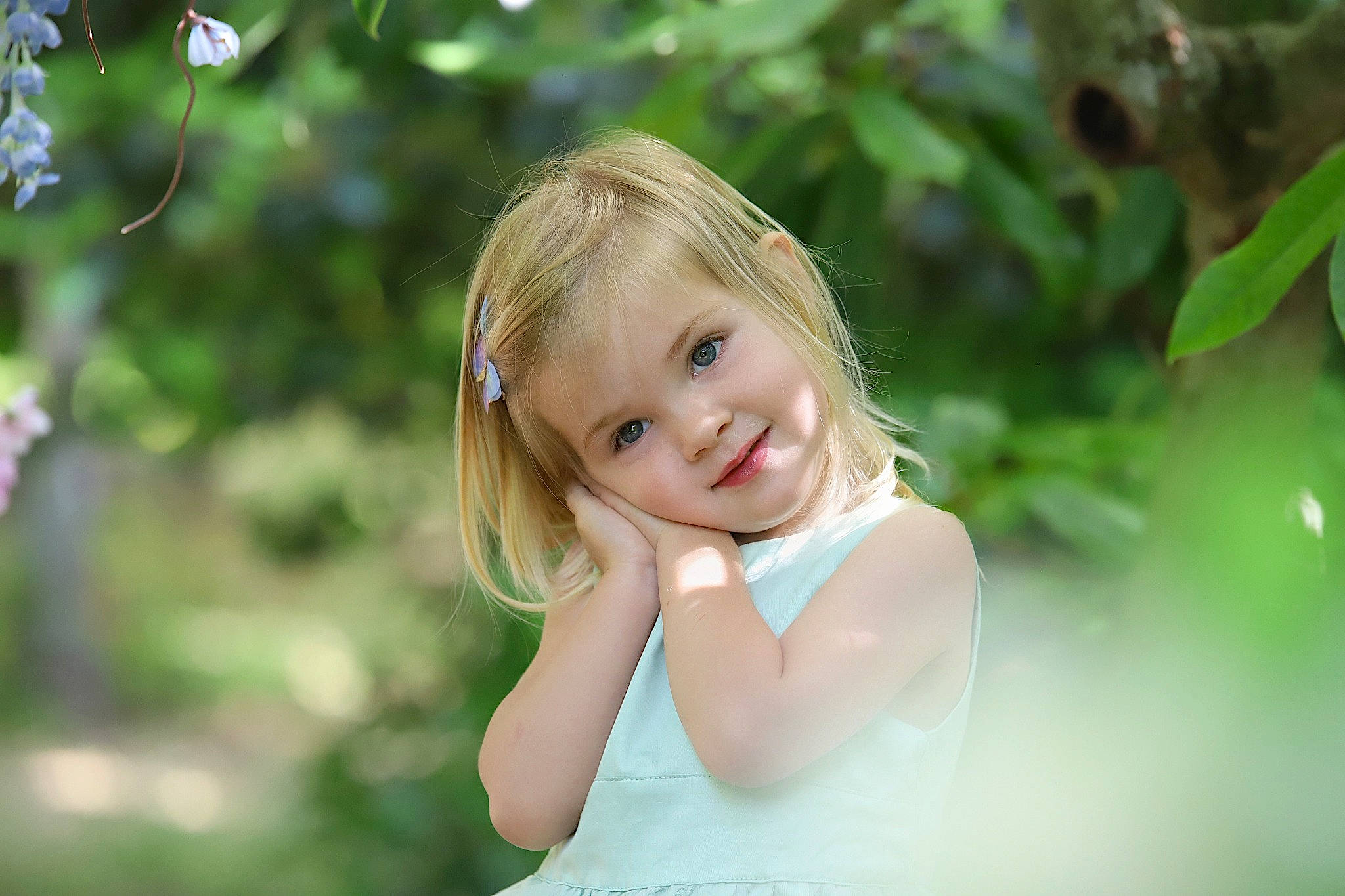 Camille participe au concours pour gagner de l'argent avec cette photo : beauty, blond, brown_hair, dress, eye, flash_photography, forest, fun, gesture, grass, happy, joy, leisure, long_hair, nature, people_in_nature, person, plant, smile, toddler