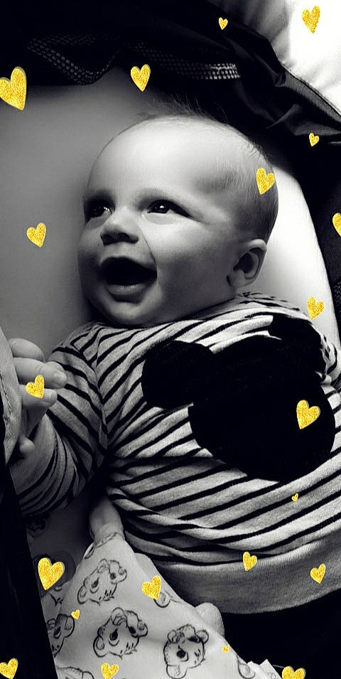 Aaron a rejoint le concours — aidez-le/la à gagner de superbes lots ! baby, cheek, child, person, photography, smile, toddler