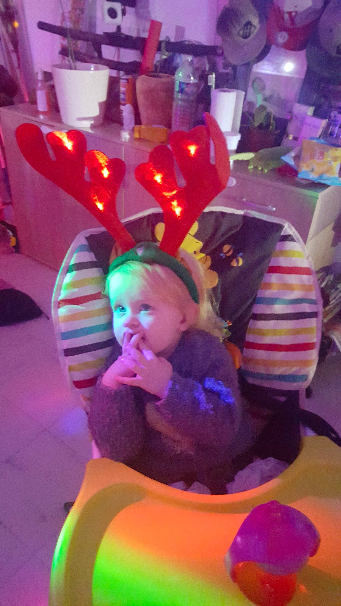 Iliana participe au concours pour gagner de l'argent avec cette photo : balloon, birthday, child, fun, magenta, party, party_supply, person, pink, play, product, purple, sweetness, toddler, toy