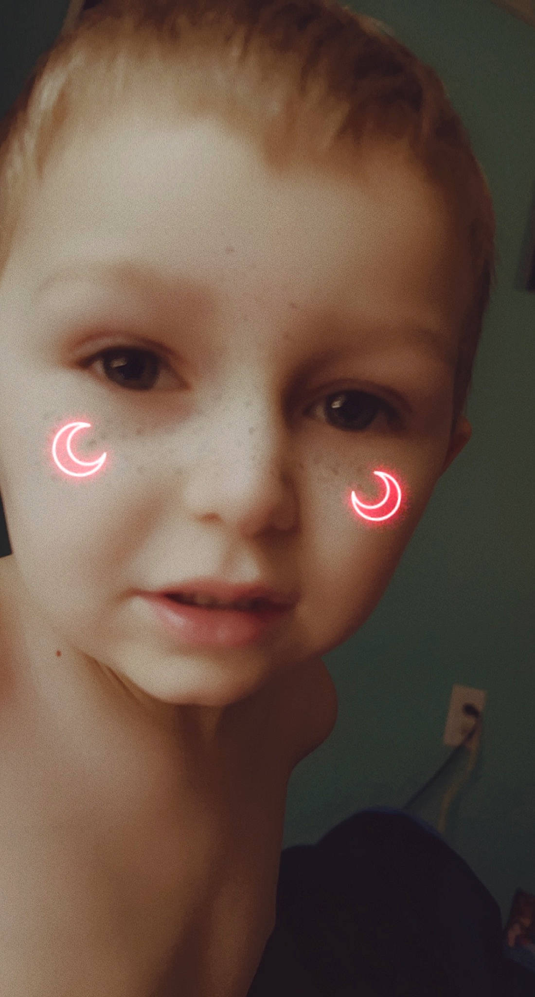 Issac is registered to the contest to win money with this photo: black_hair, cheek, chin, ear, eyebrow, eyelash, flash_photography, forehead, gesture, hairstyle, human_body, iris, jaw, lip, mouth, neck, no_expression, nose, person, shoulder