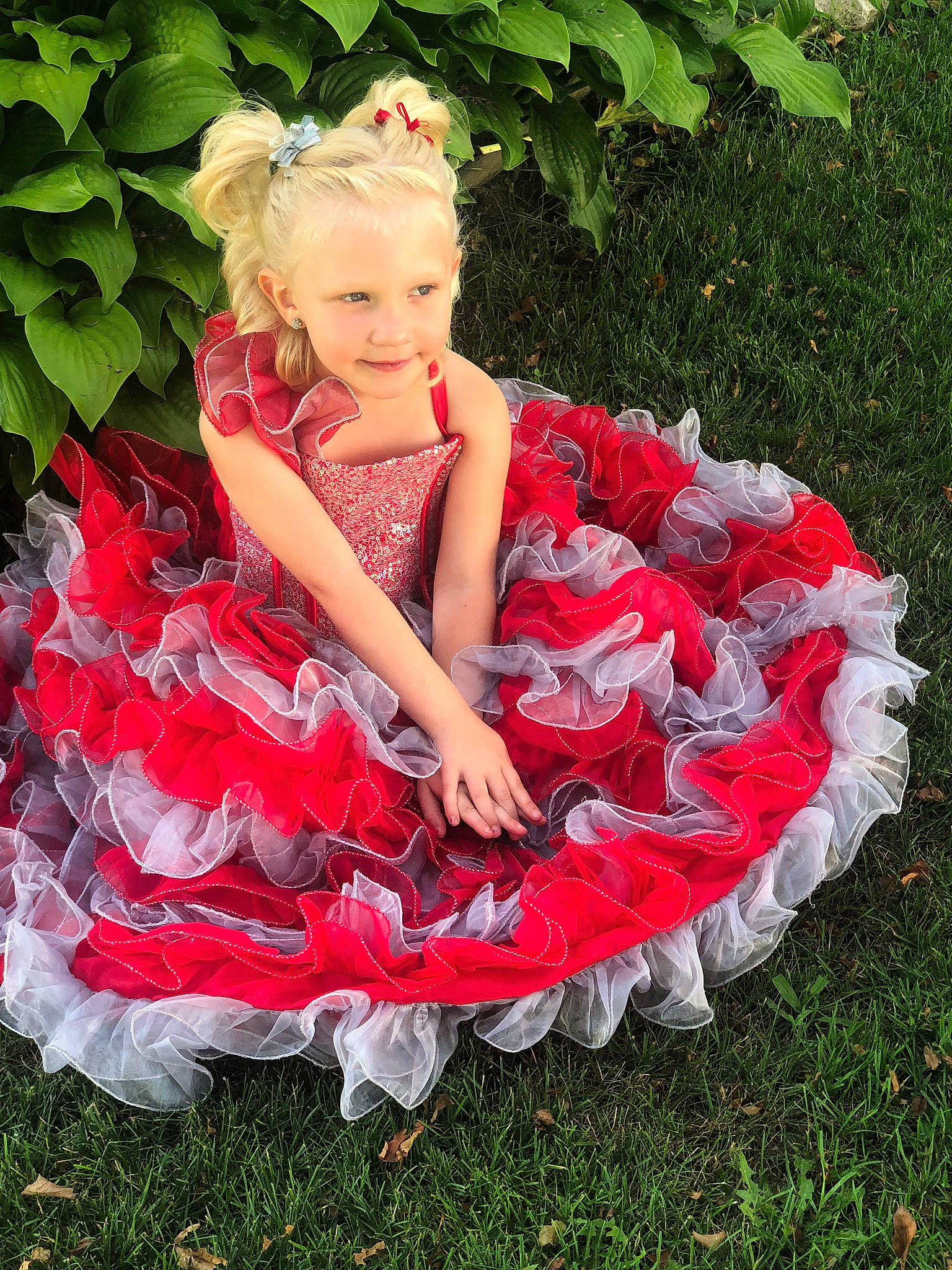 Jalynn is registered to the contest to win money with this photo: baby, baby_bloomers, baby_toddler_clothing, ballet_tutu, child, clothing, costume, dress, fashion_accessory, flower, grass, joy, person, petal, photo_shoot, photography, pink, plant, red, ruffle
