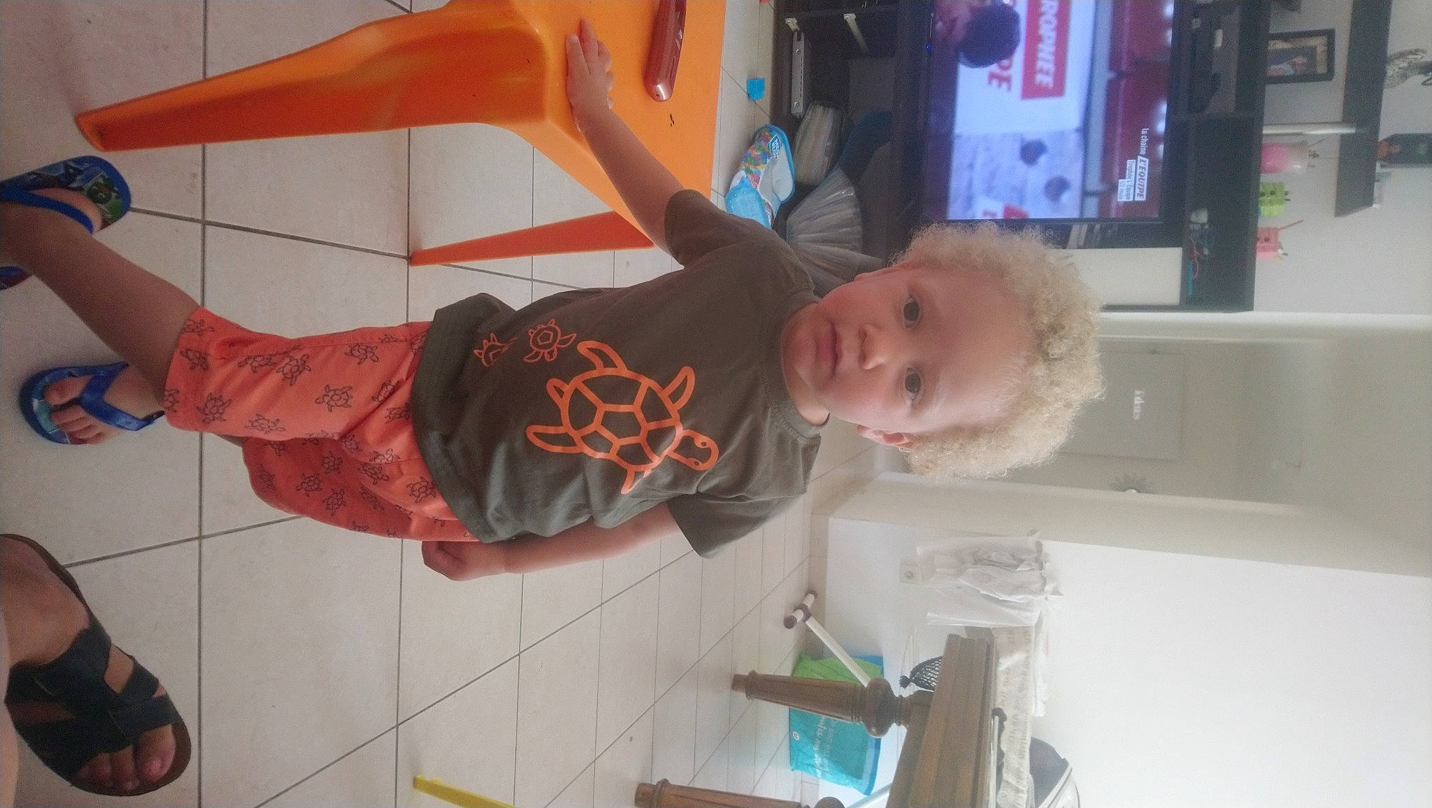 Elisabeth participe au concours pour gagner de l'argent avec cette photo : child, person